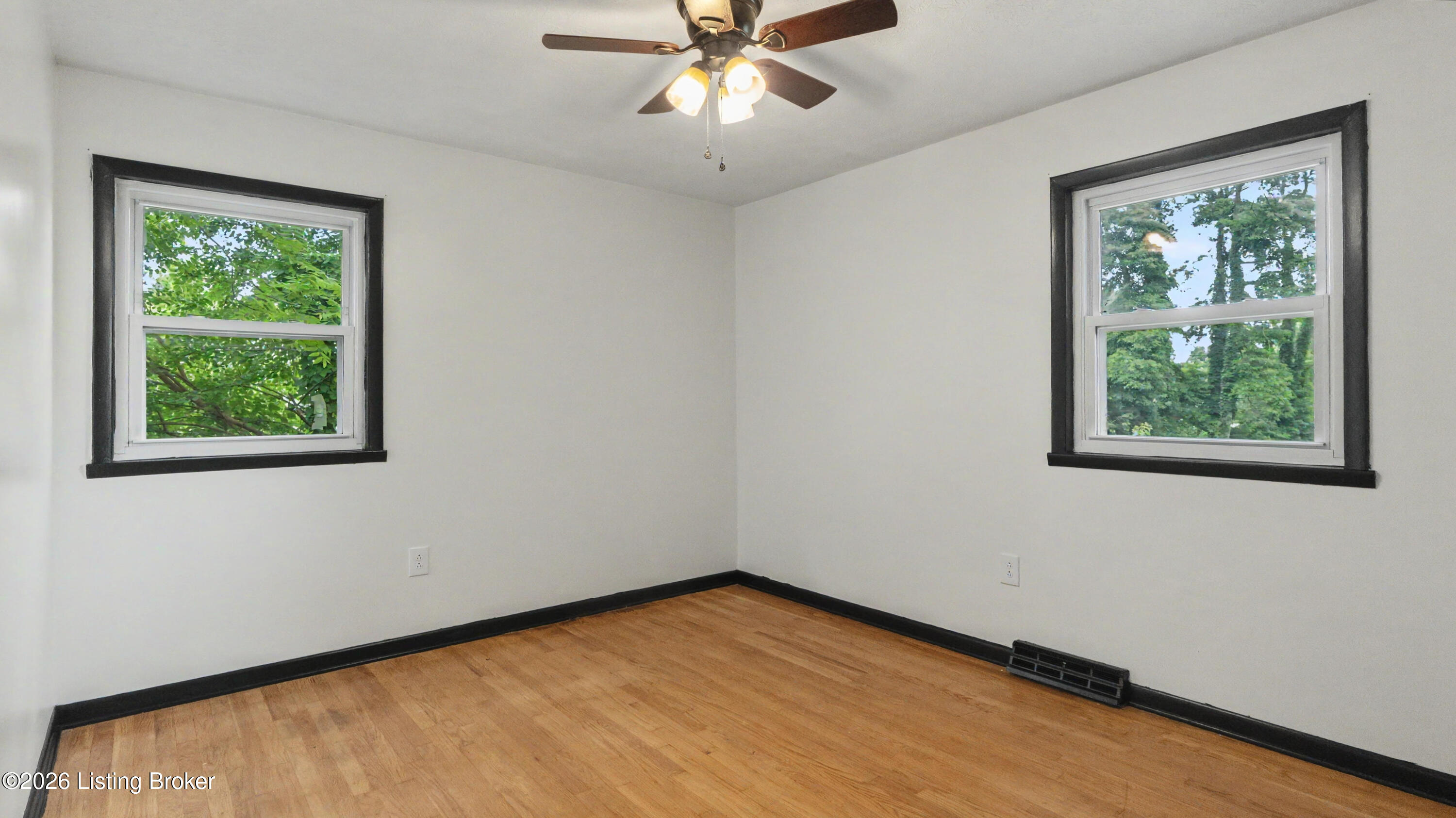619 Mockingbird Dr