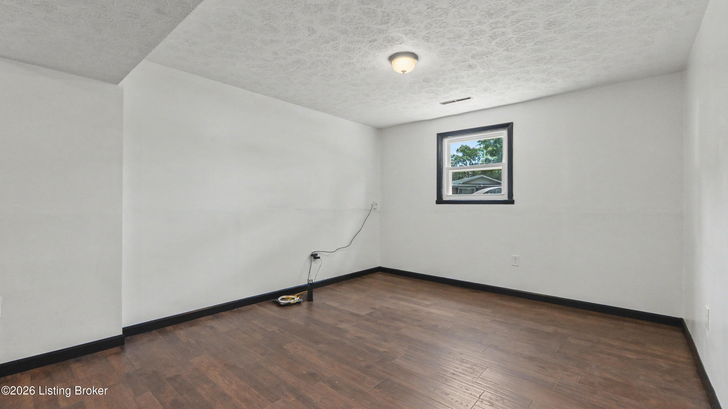 619 Mockingbird Dr
