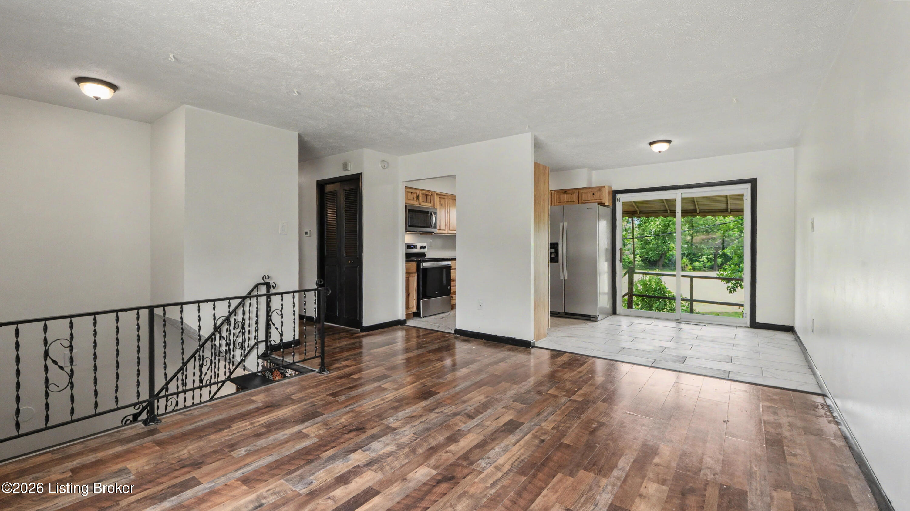 619 Mockingbird Dr