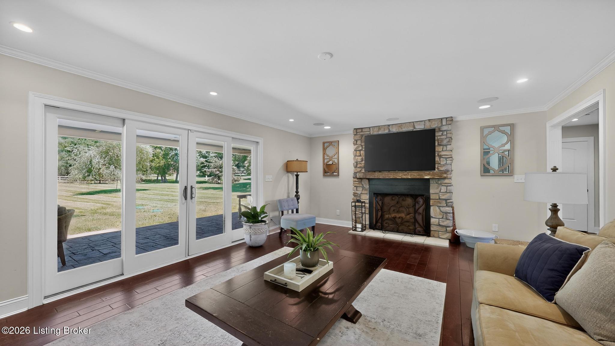 12407 Lucas Ln