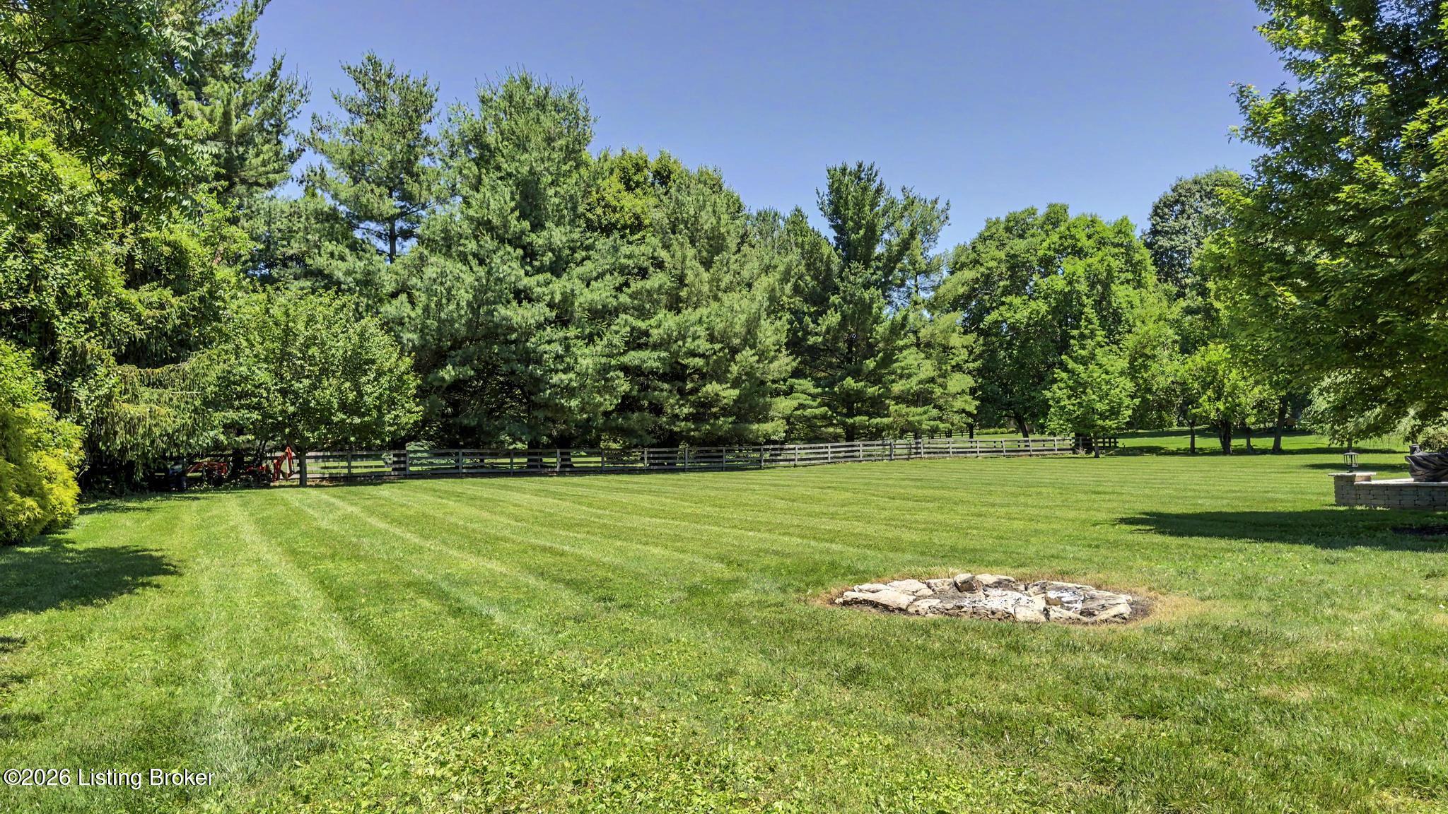 12407 Lucas Ln