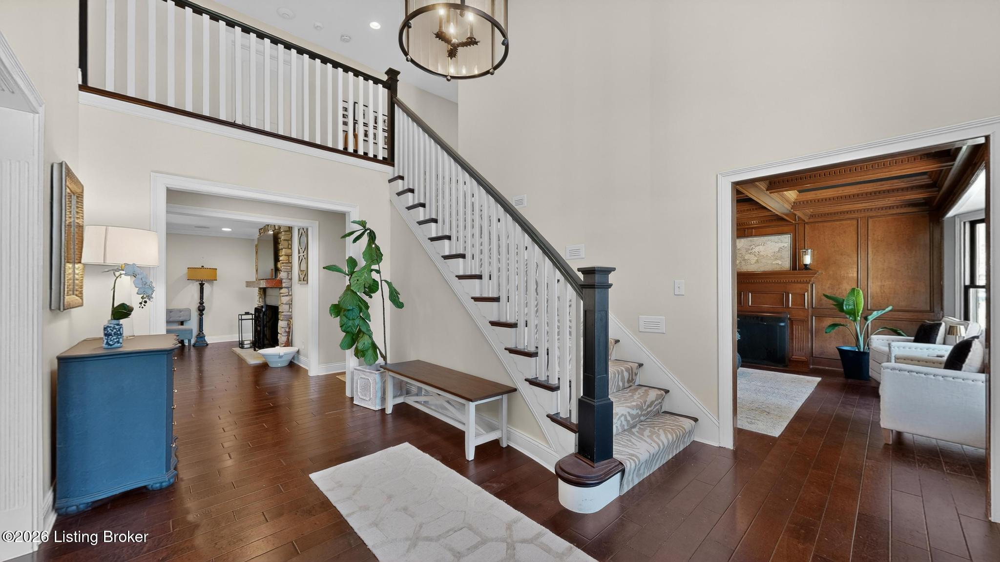12407 Lucas Ln