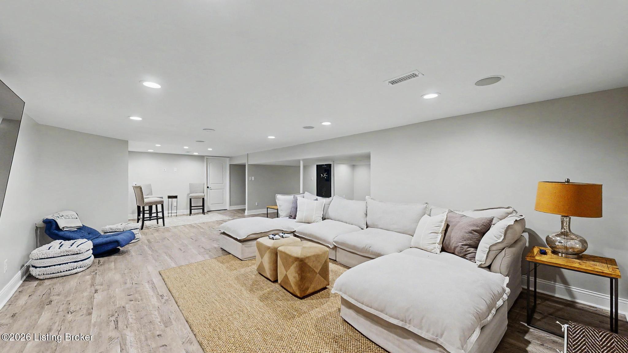 12407 Lucas Ln
