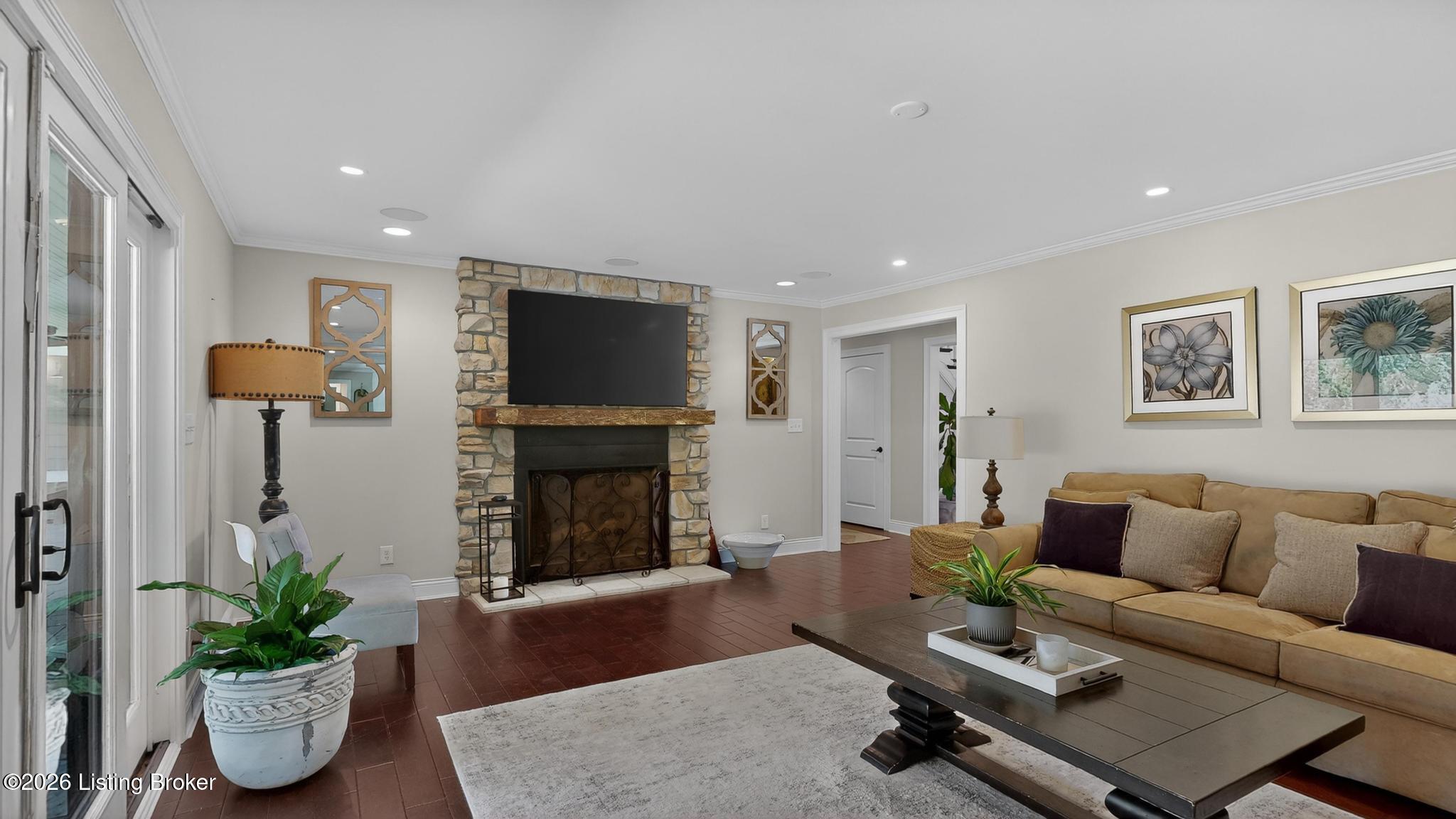 12407 Lucas Ln