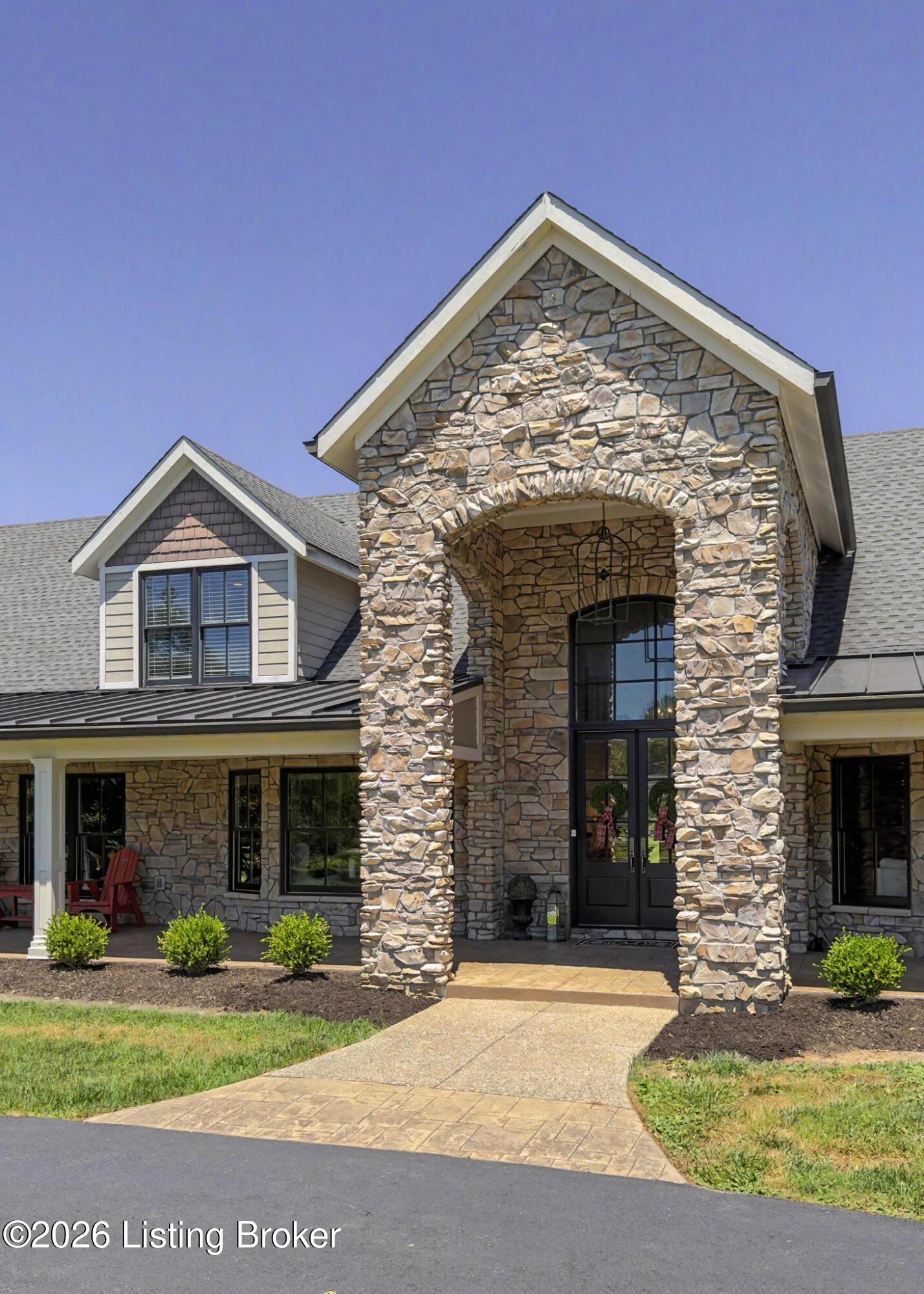 12407 Lucas Ln
