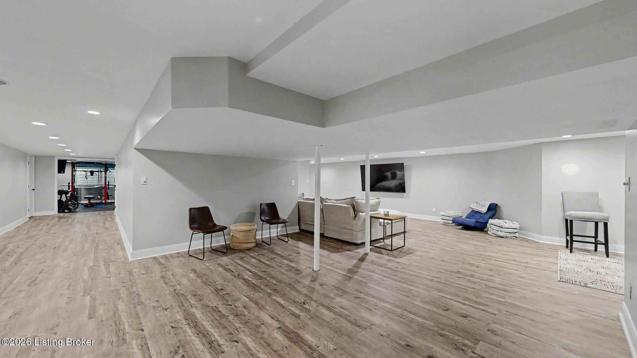 12407 Lucas Ln