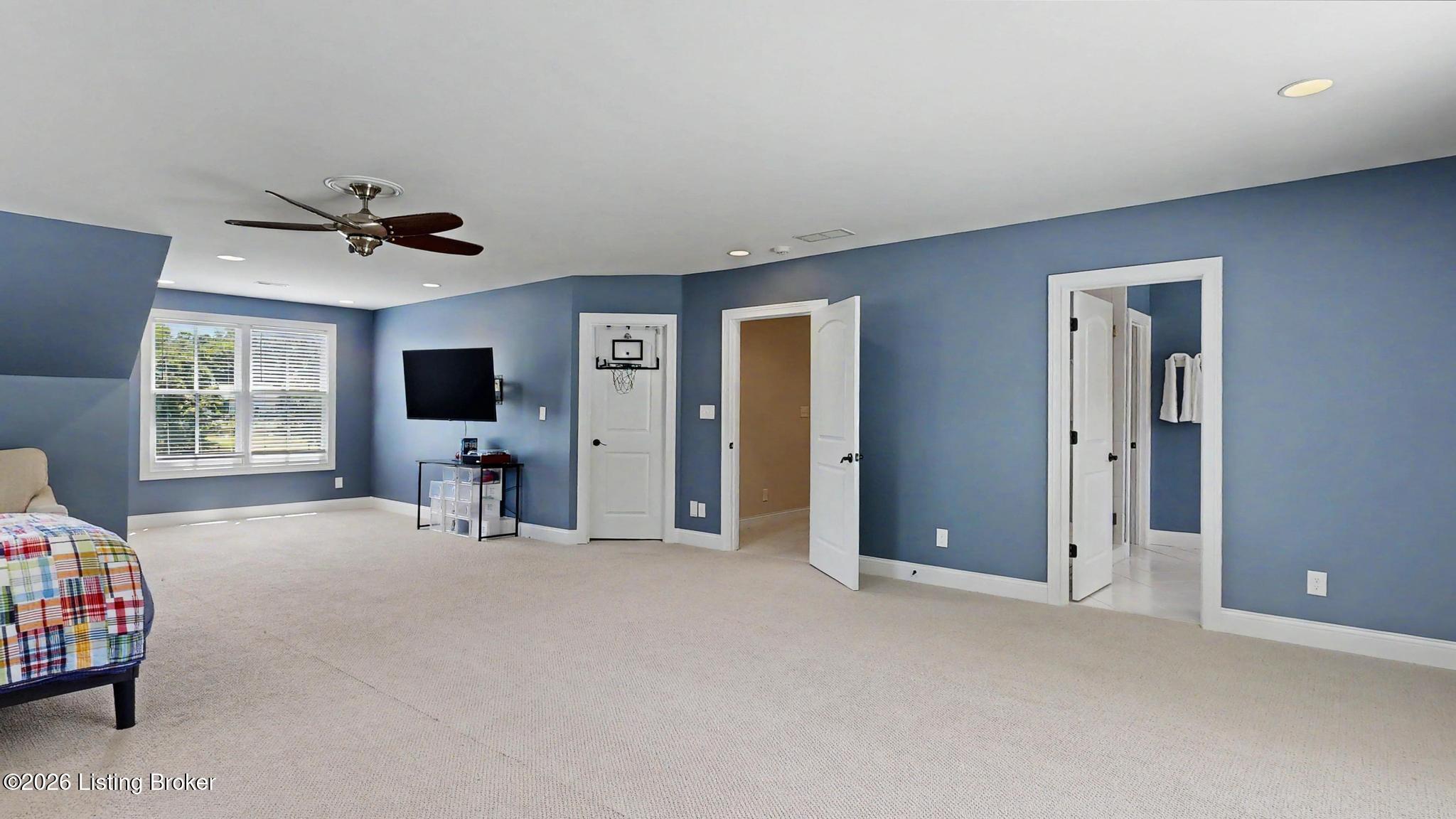 12407 Lucas Ln