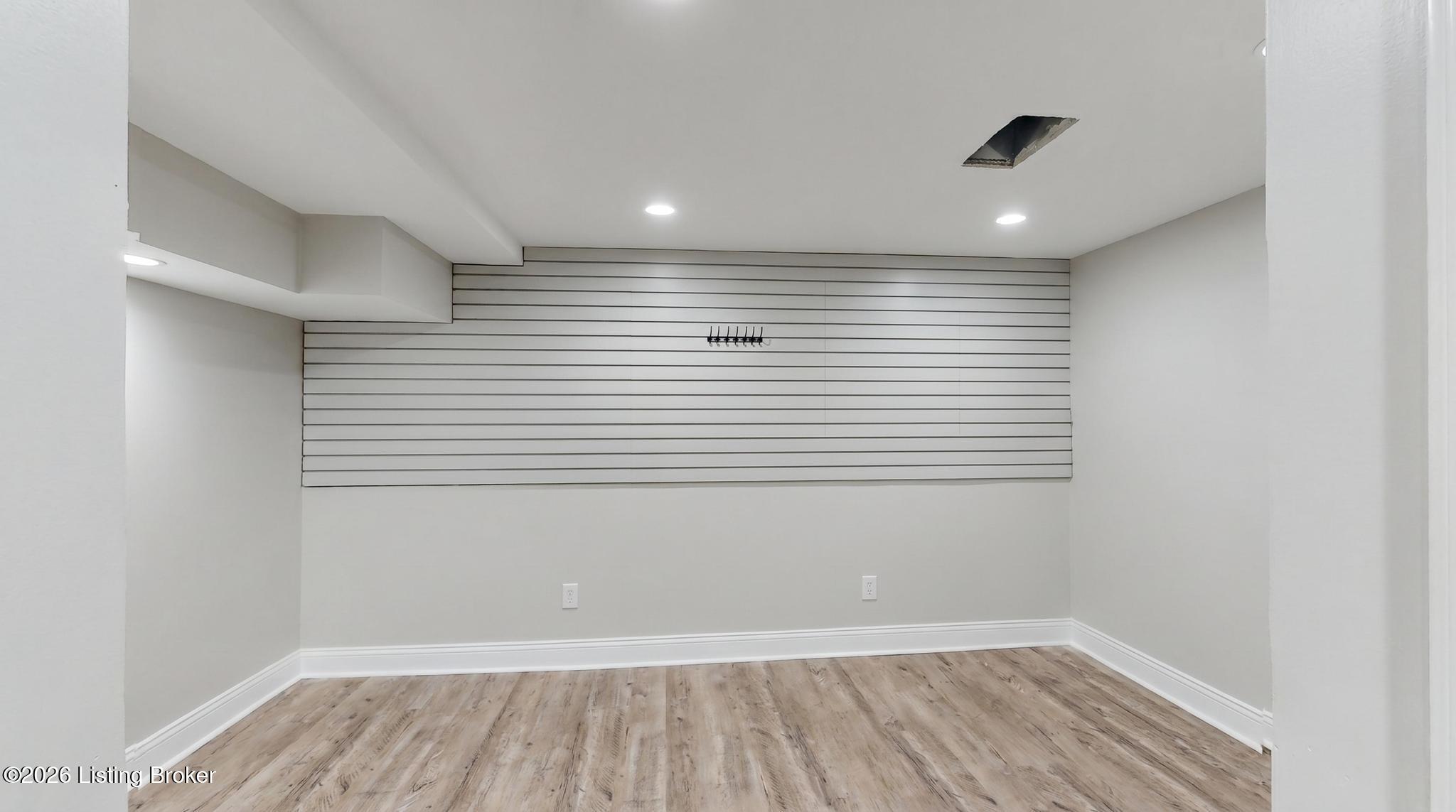 12407 Lucas Ln