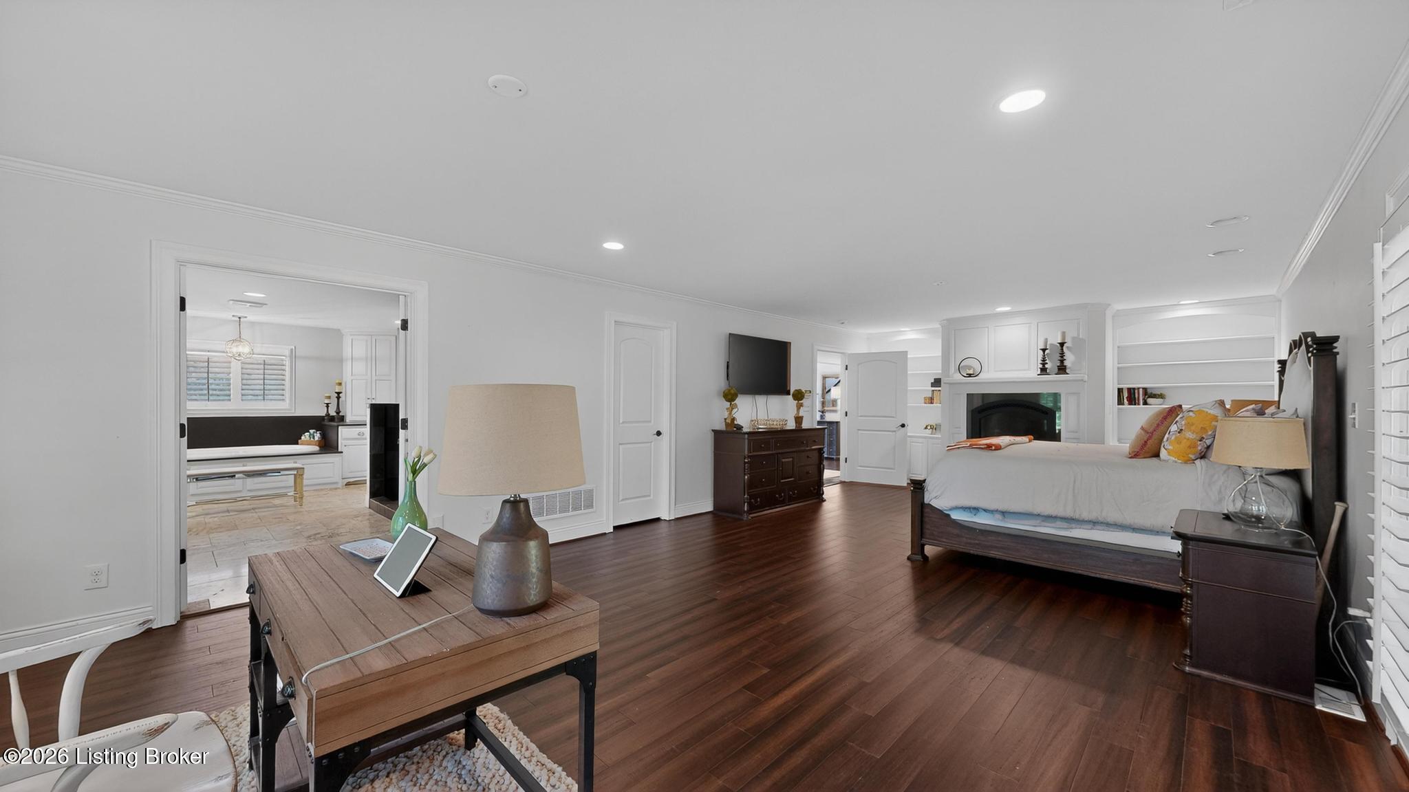 12407 Lucas Ln