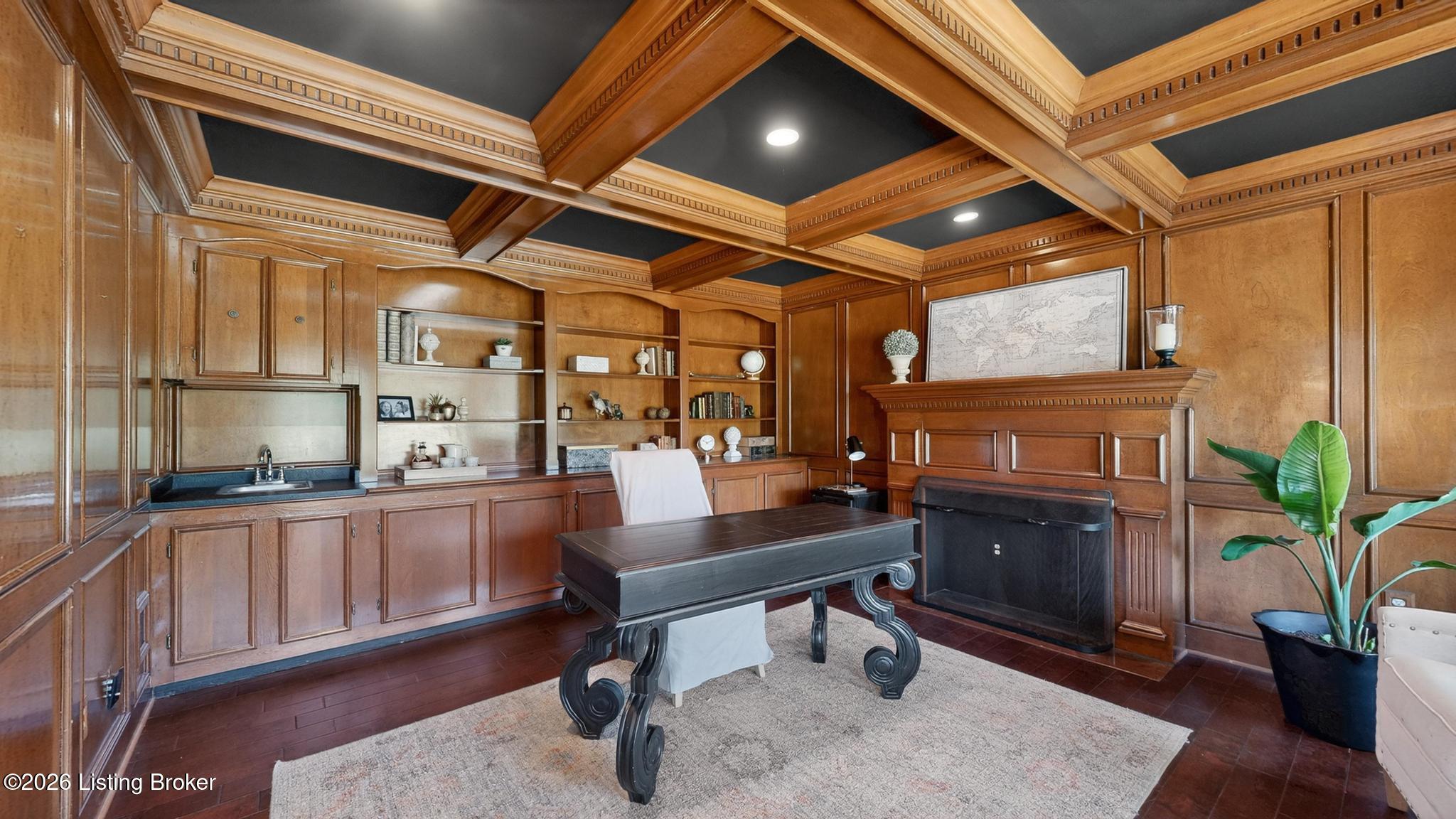12407 Lucas Ln