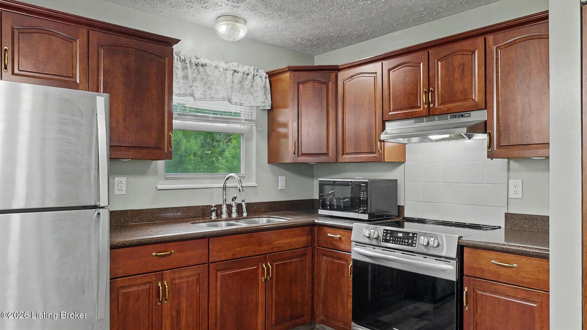 4204 Glen Hill Manor Dr