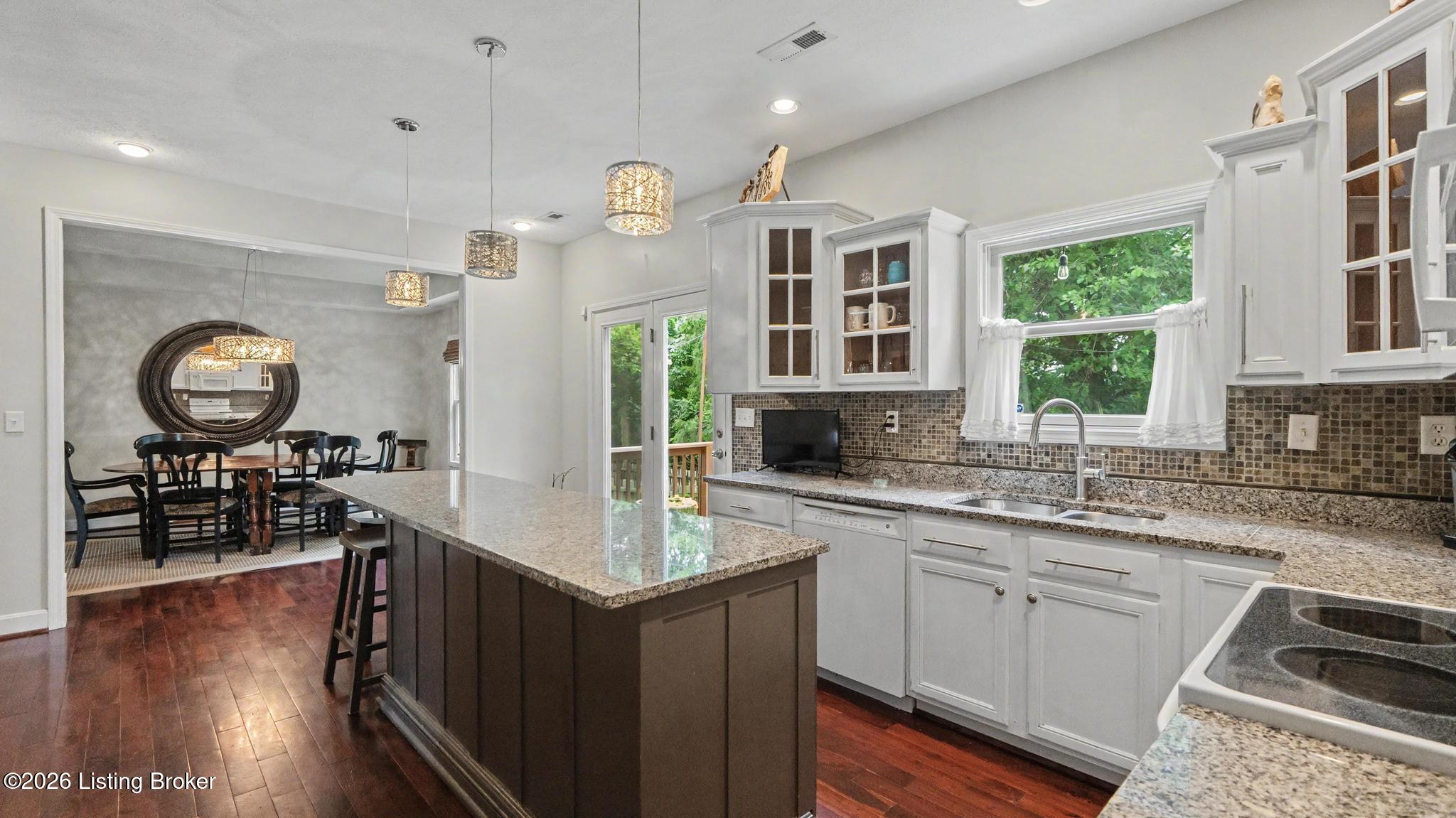 6216 Sweetbay Dr