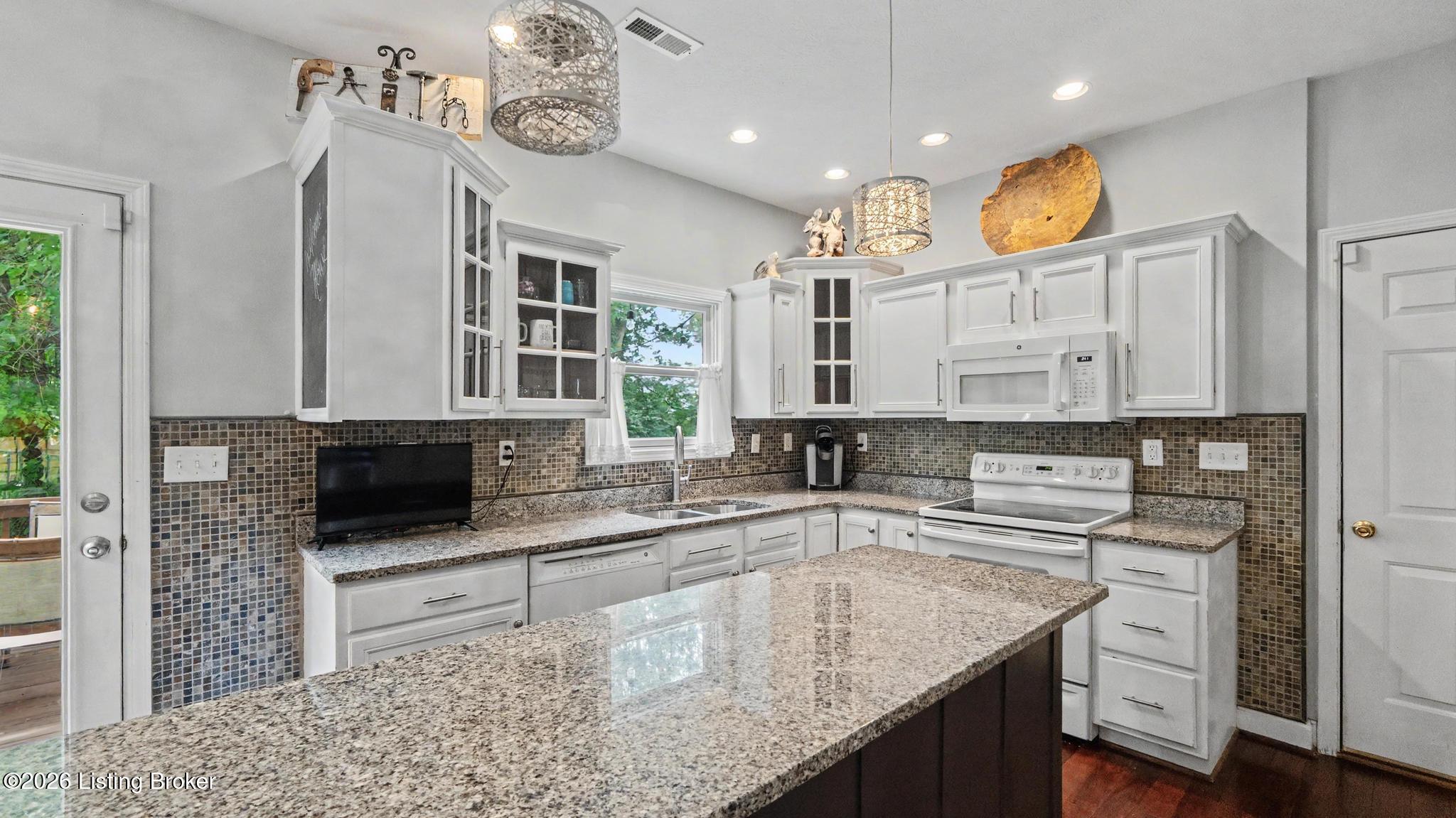 6216 Sweetbay Dr
