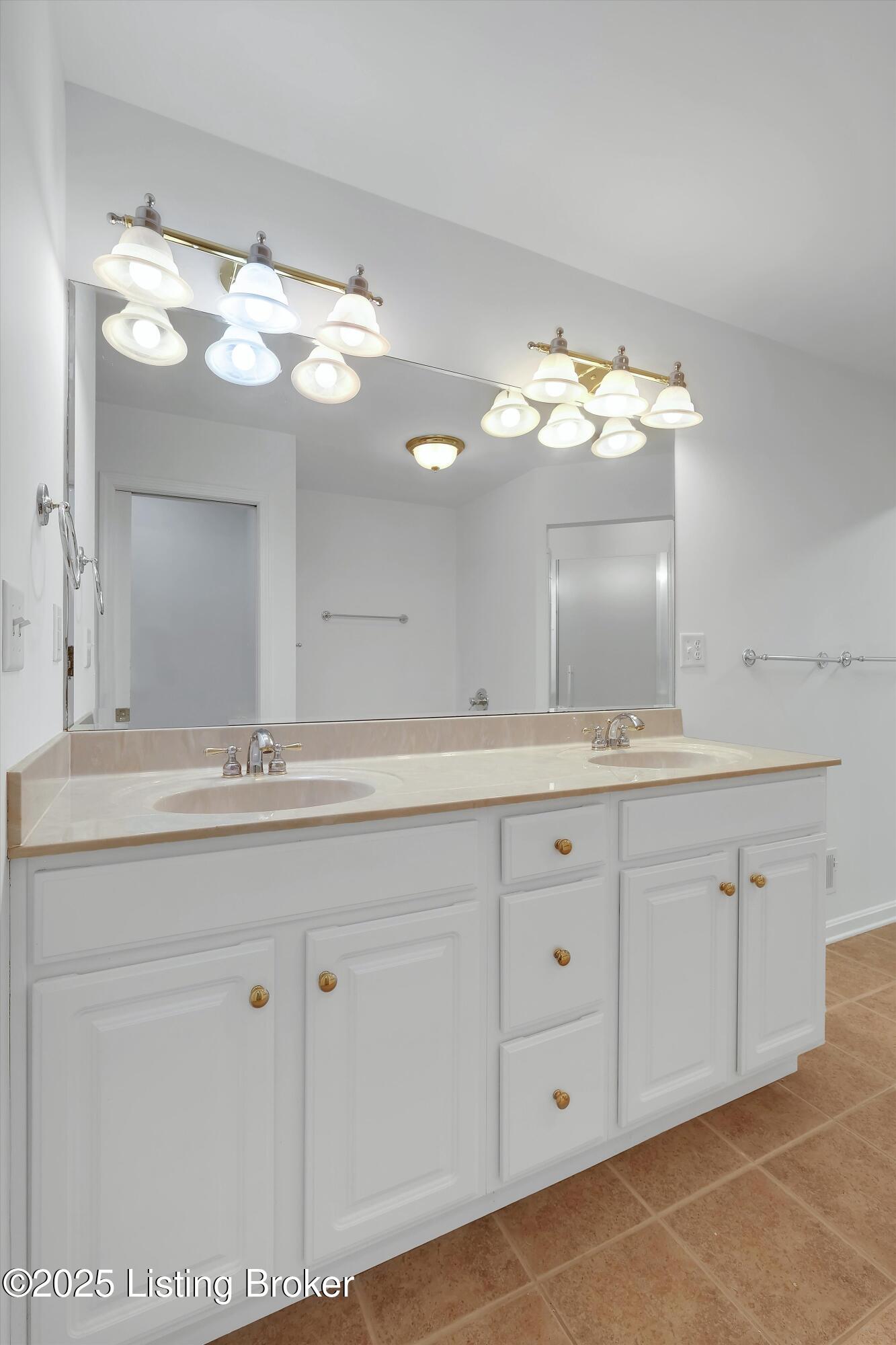 1705 Anchorage Ct