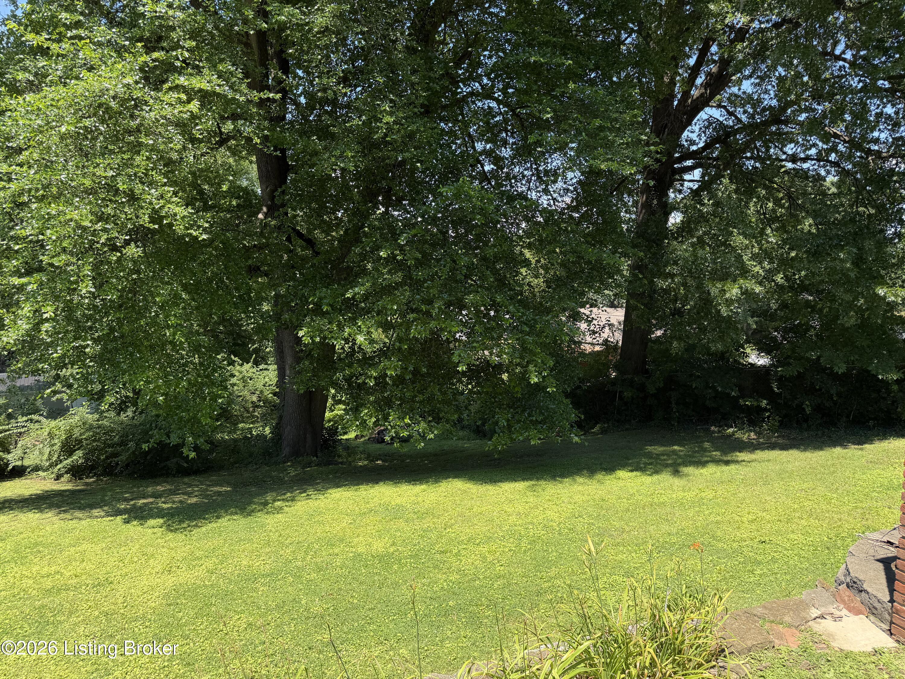1613 Eskridge Ln