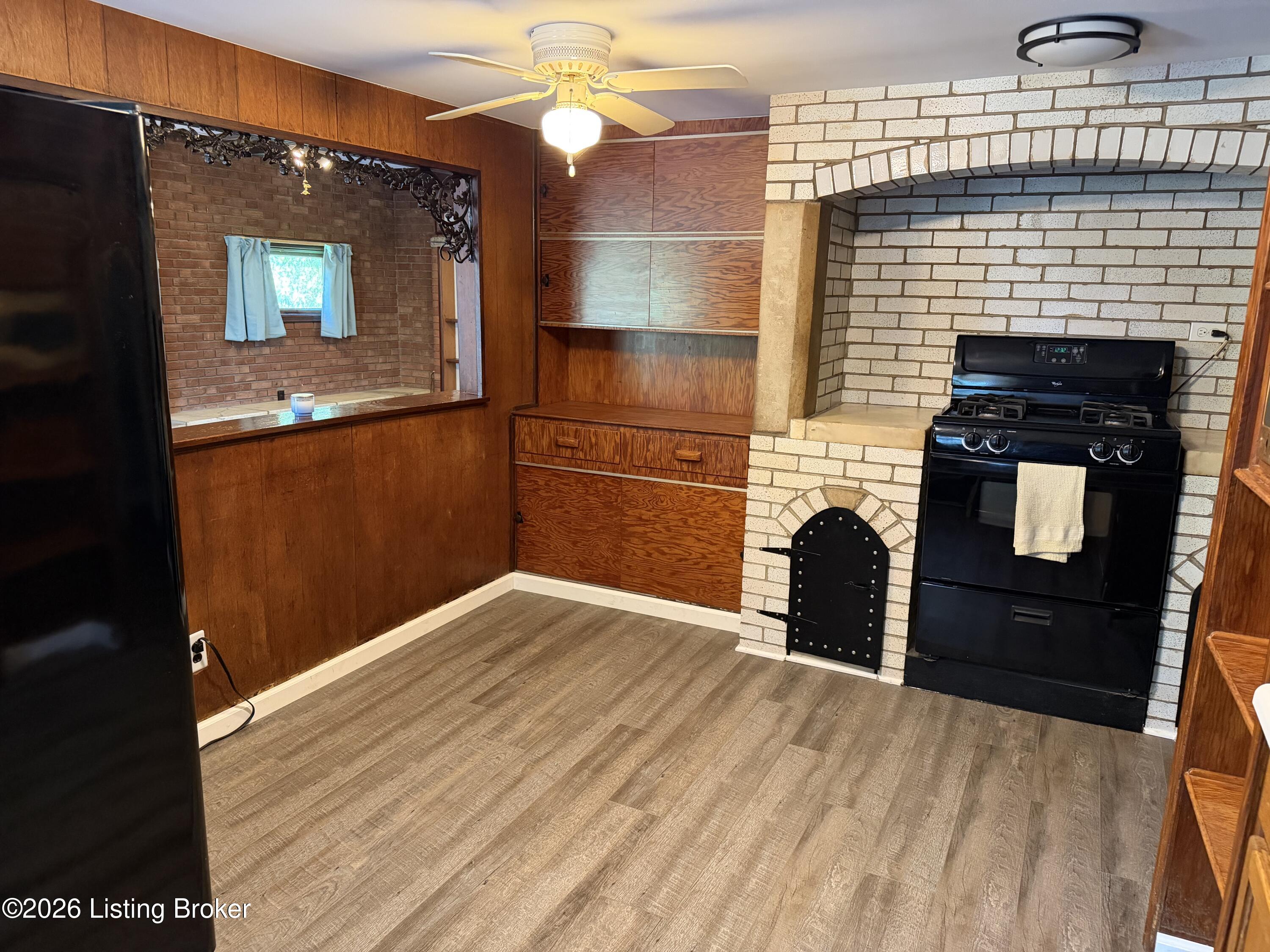 1613 Eskridge Ln