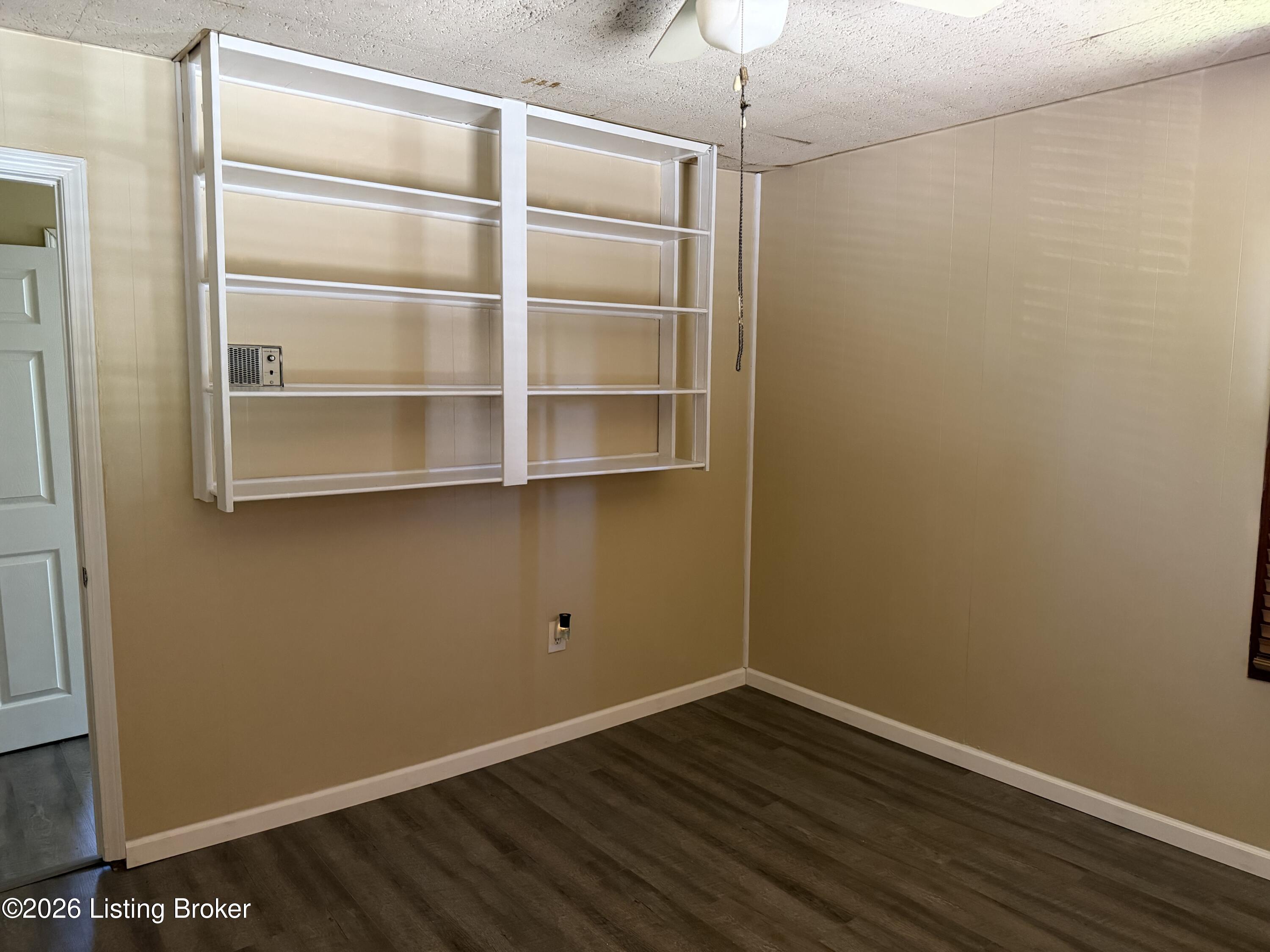 1613 Eskridge Ln
