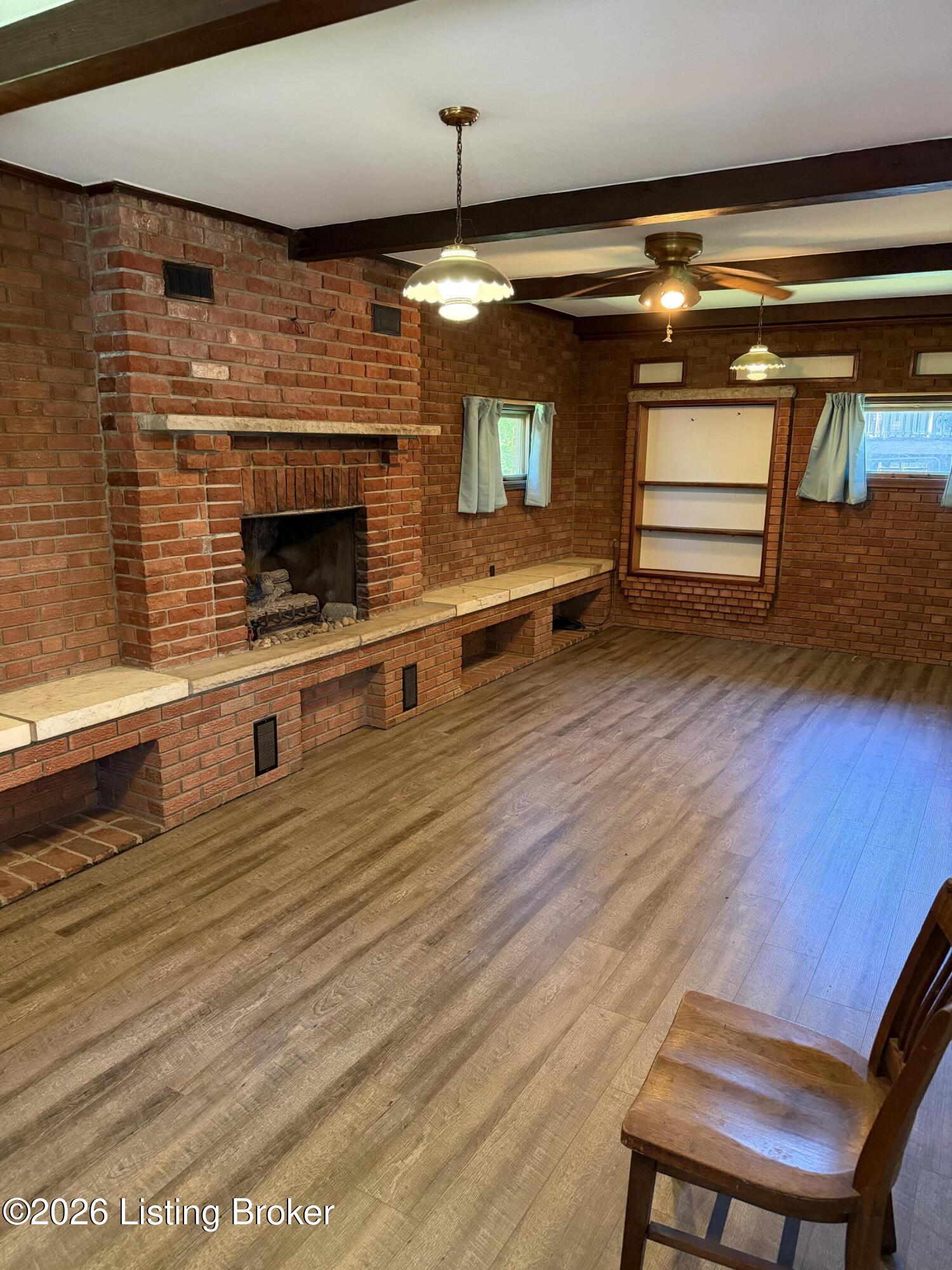 1613 Eskridge Ln