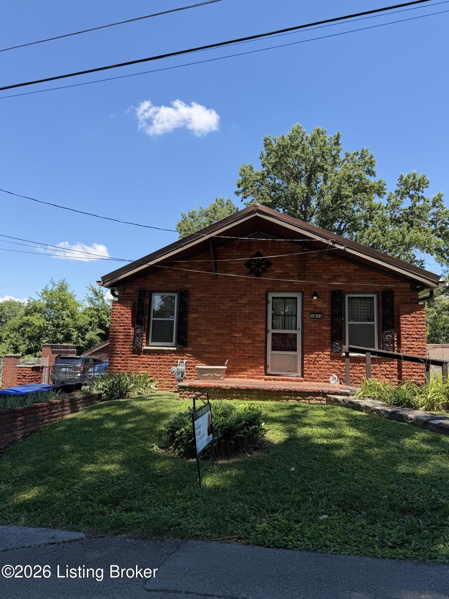 1613 Eskridge Ln
