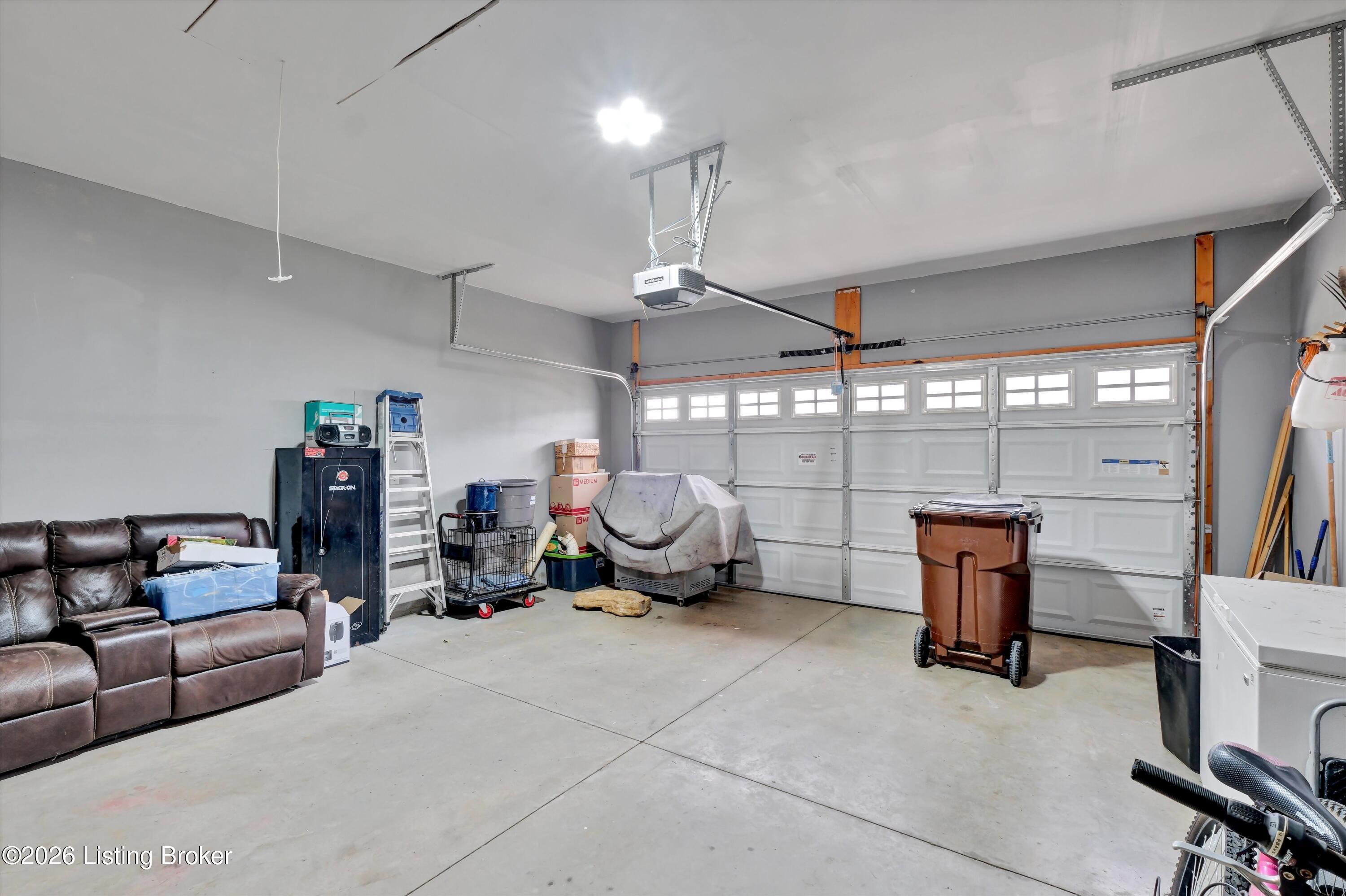 10051 Windcrest Farms Ln