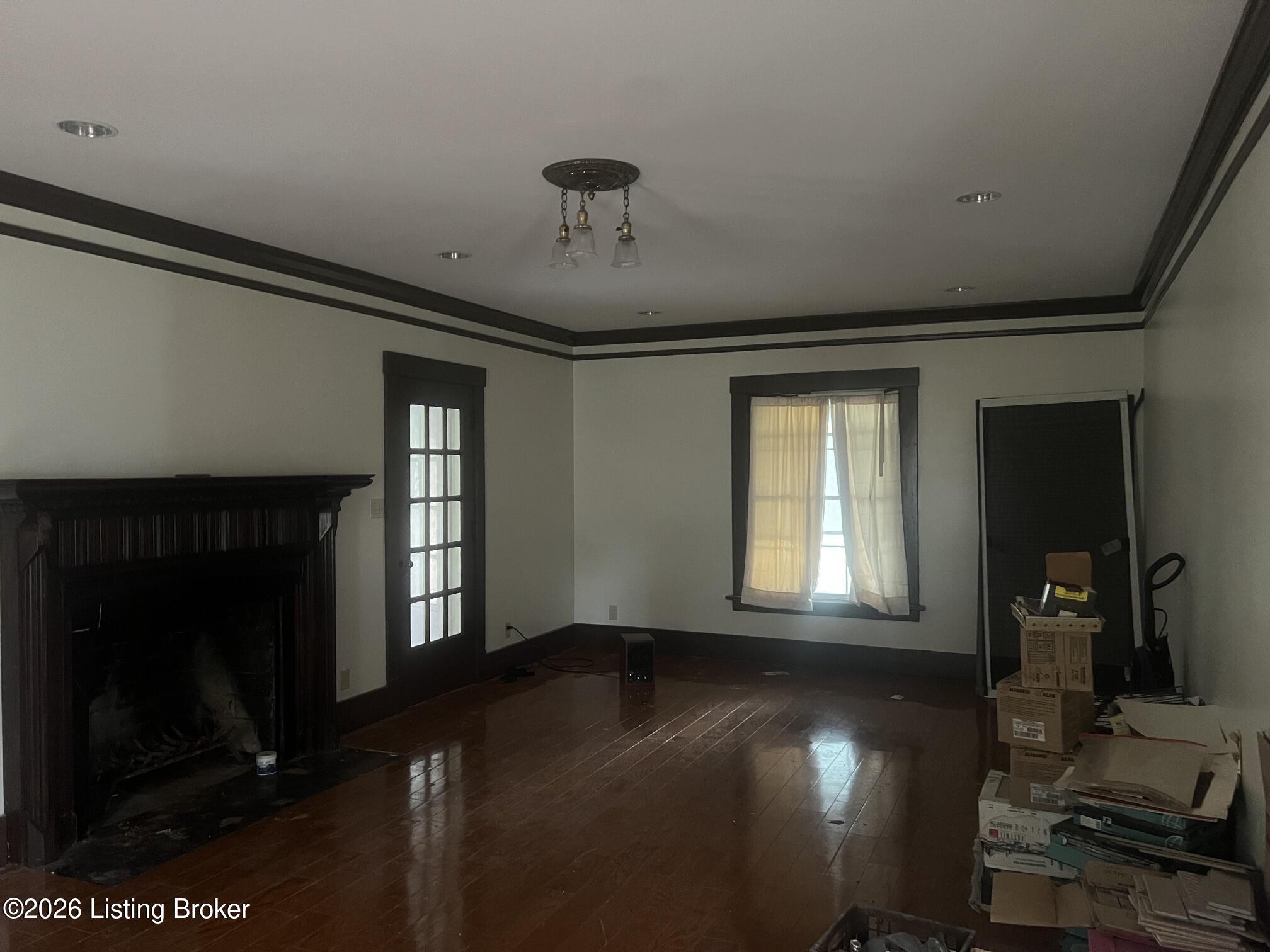 2209 Bashford Manor Ln