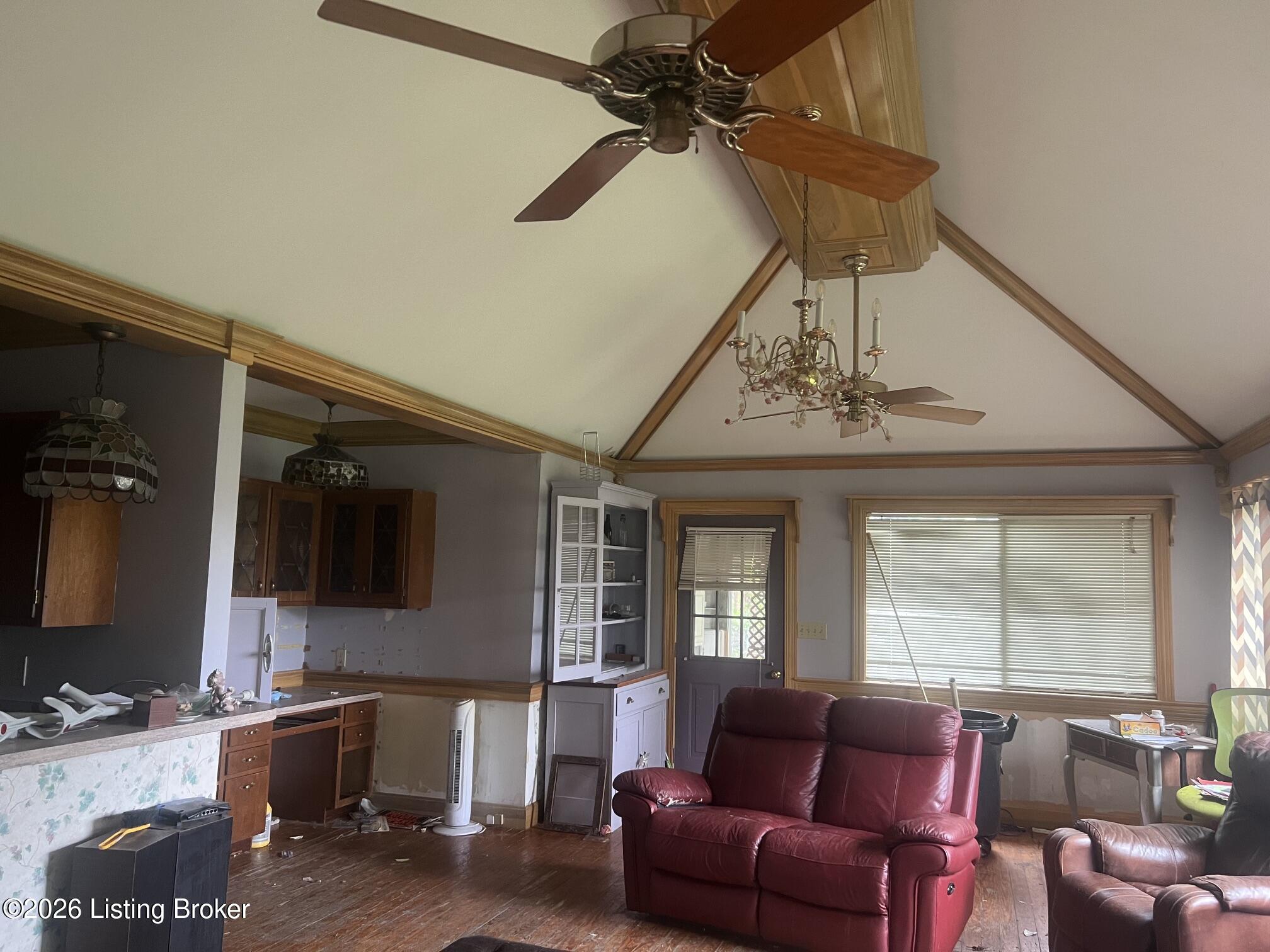 2209 Bashford Manor Ln
