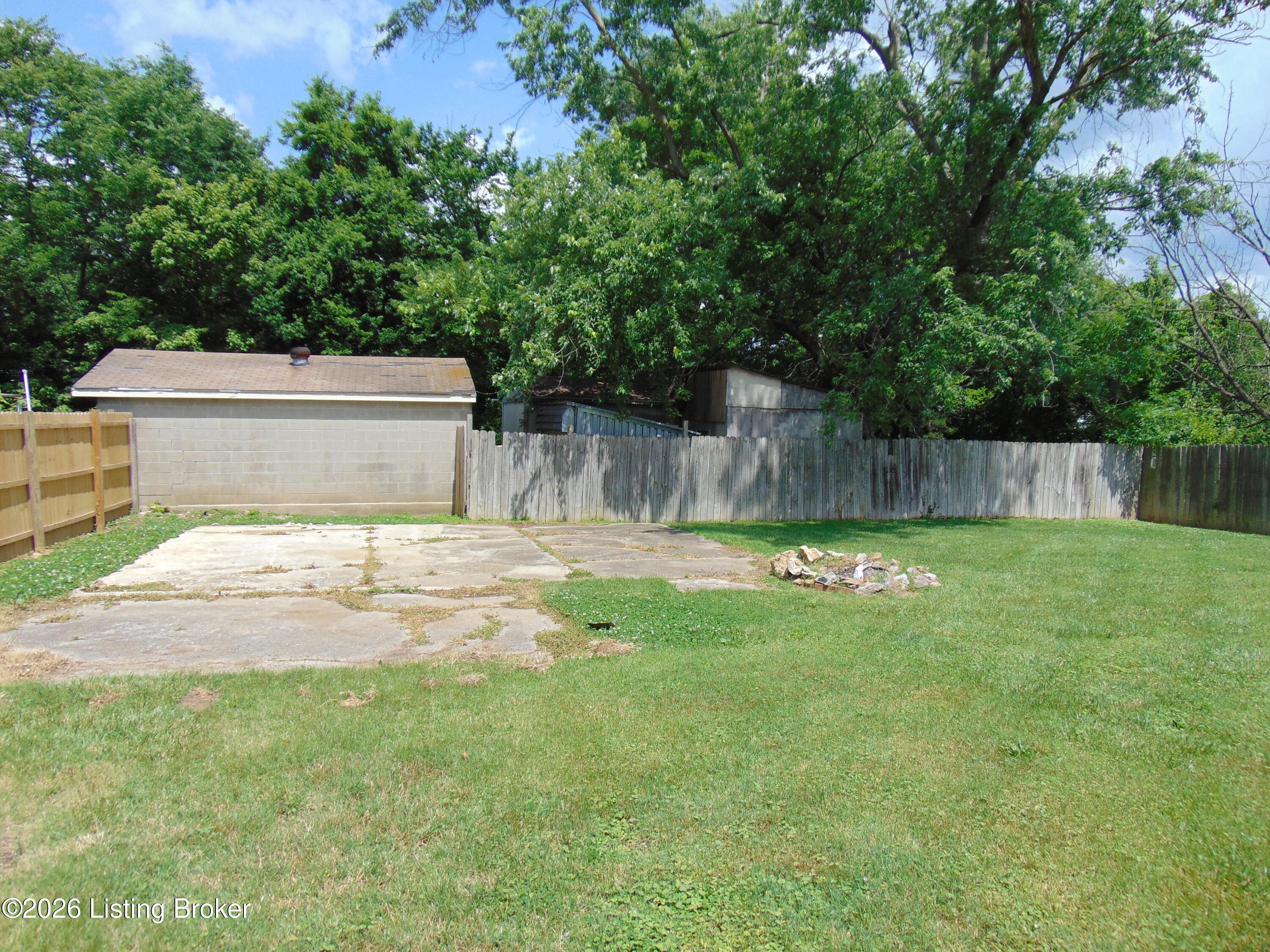 7009 Rainbow Dr