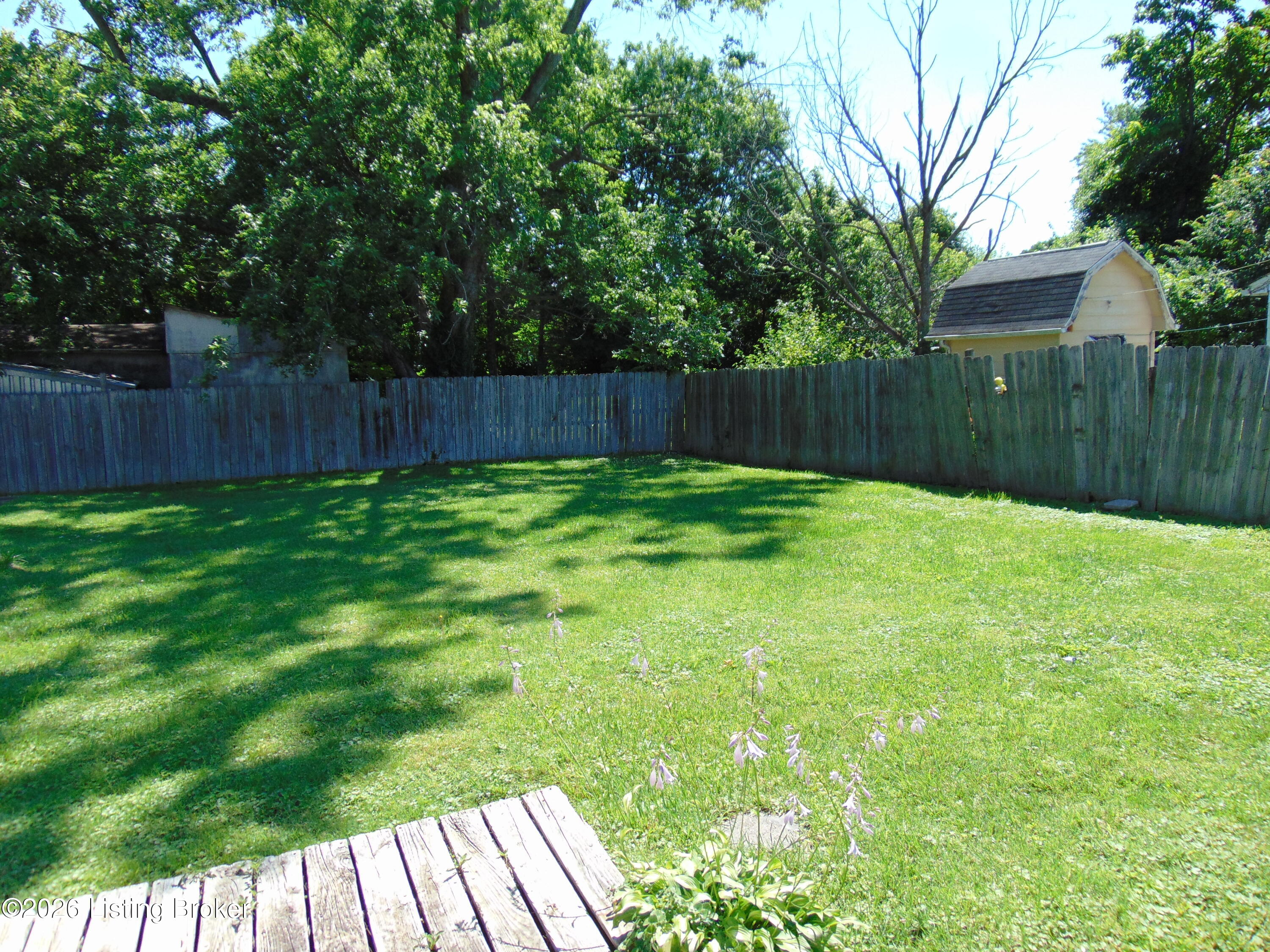7009 Rainbow Dr