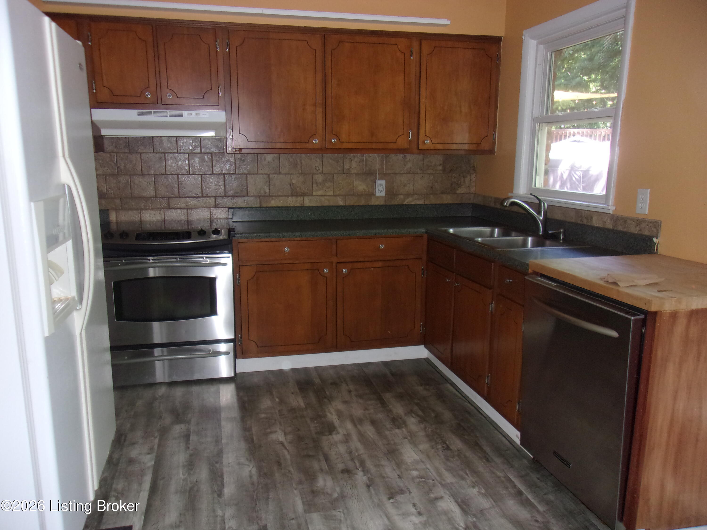 5603 Mosswood Ln