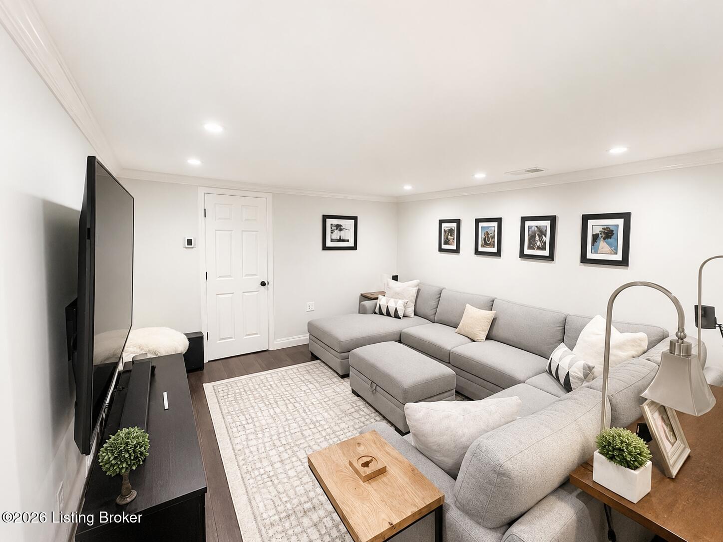 2709 Anchor Way