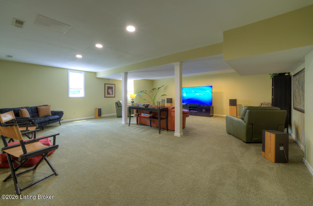 4513 Wolfspring Dr