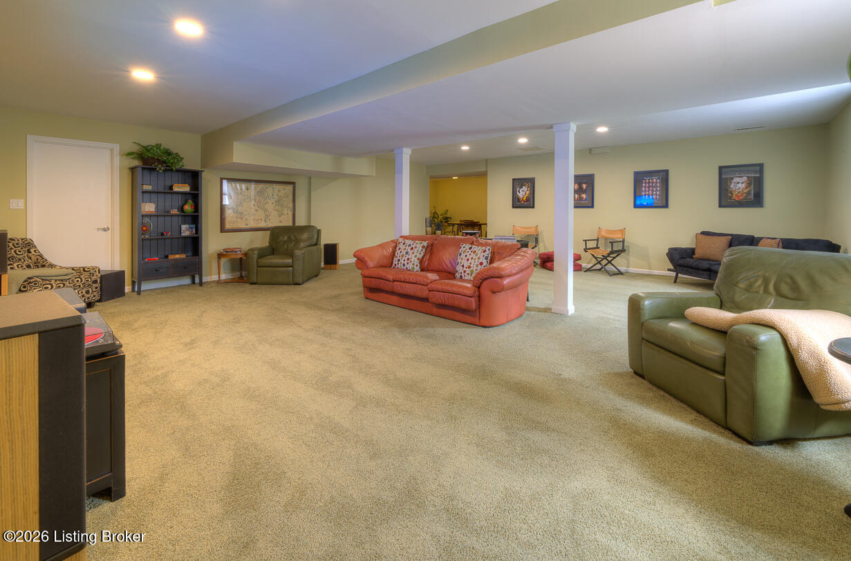 4513 Wolfspring Dr