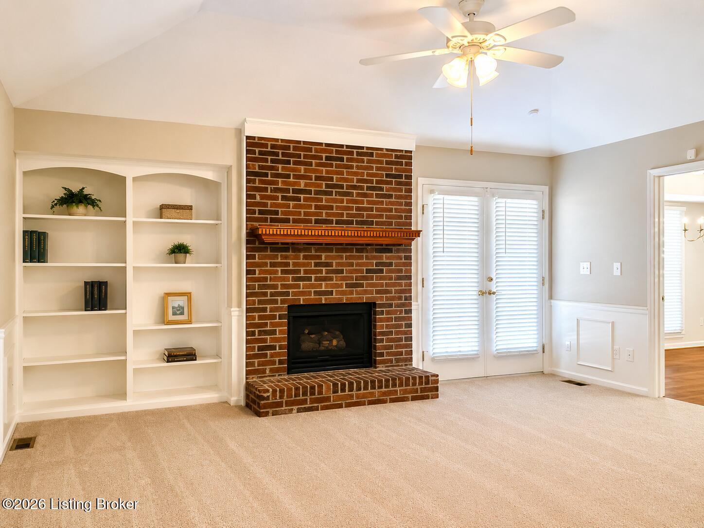 8909 Blossom Ln