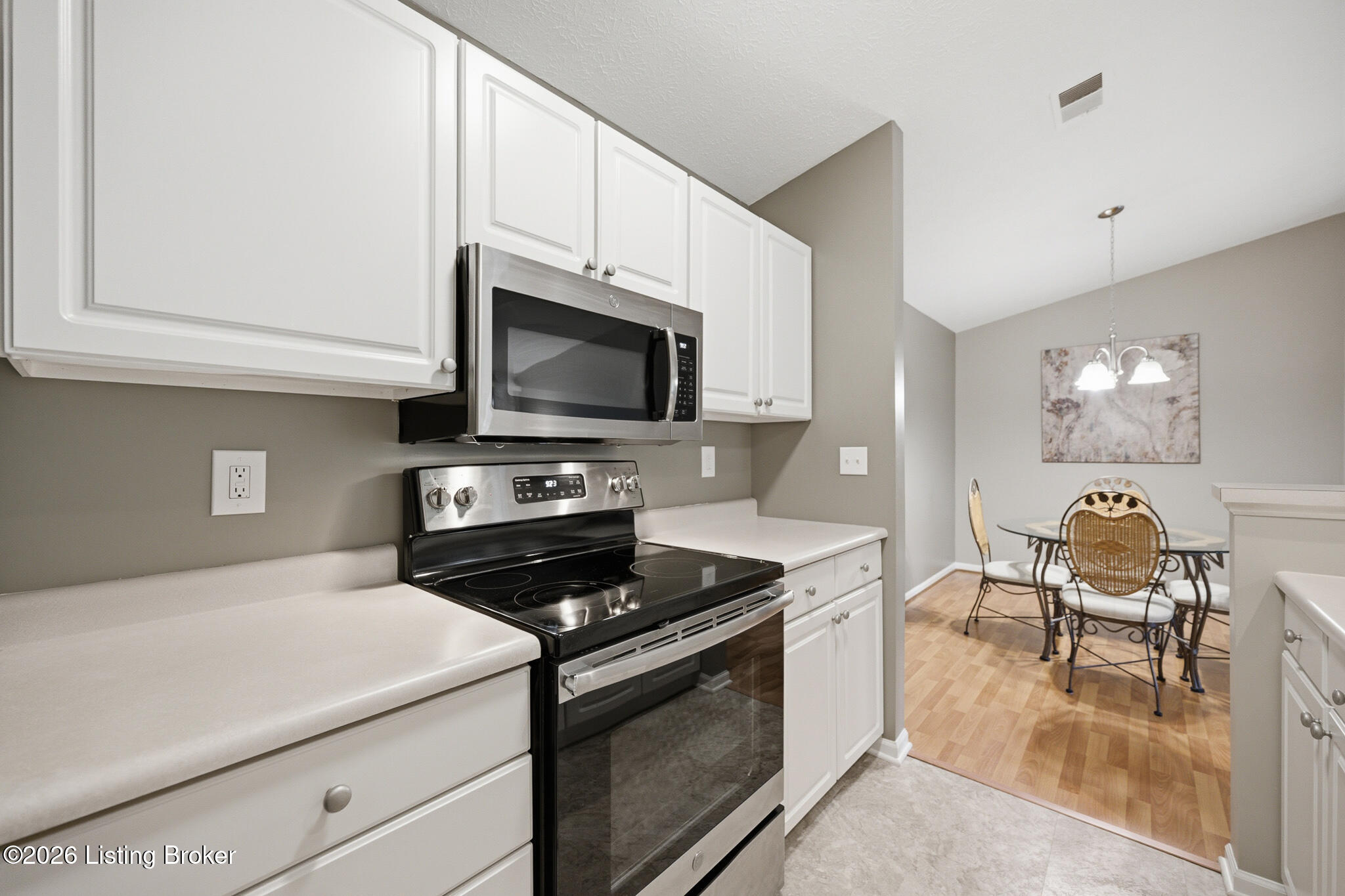 8401 Ambrosse Ln 207