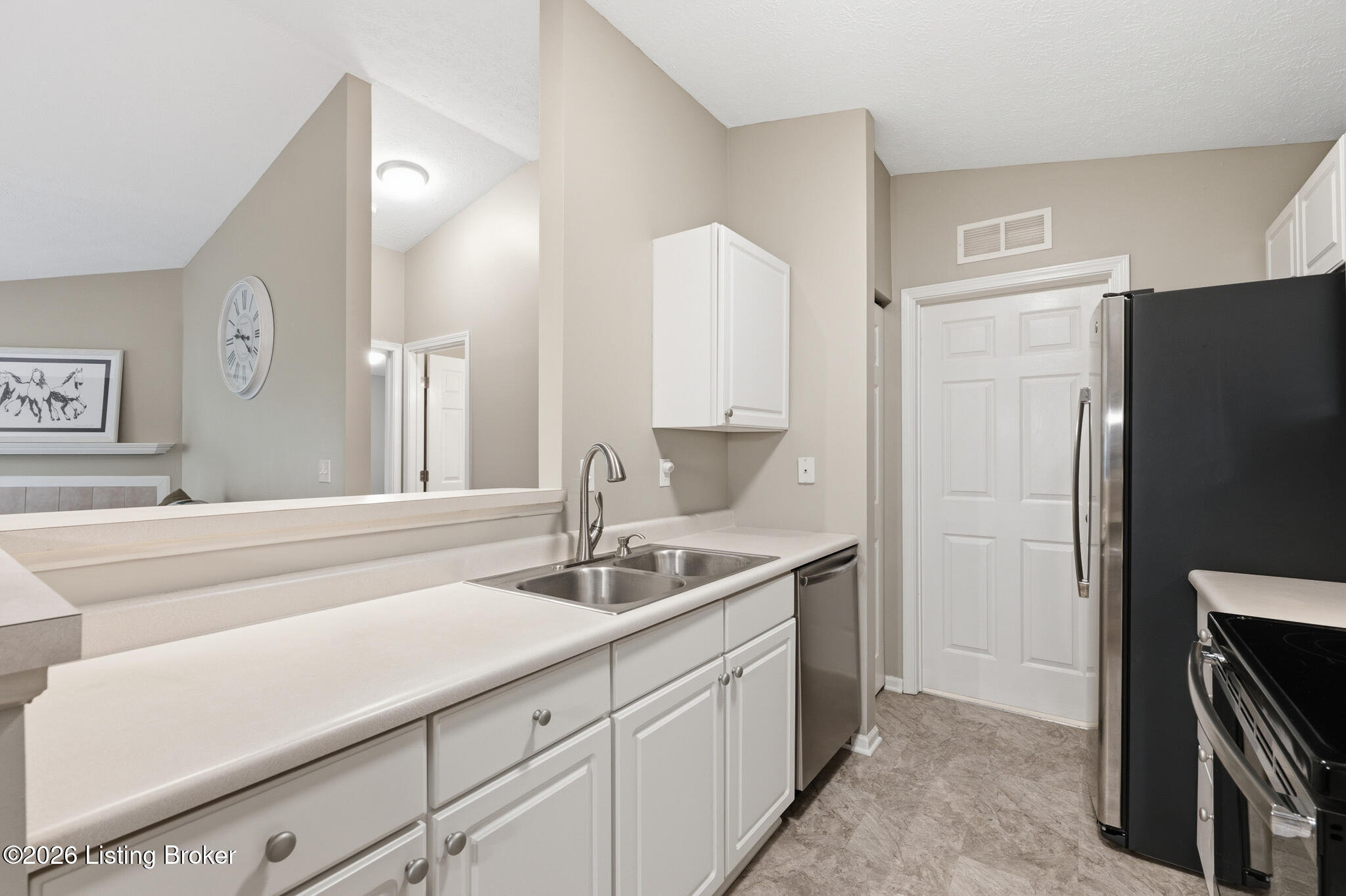 8401 Ambrosse Ln 207