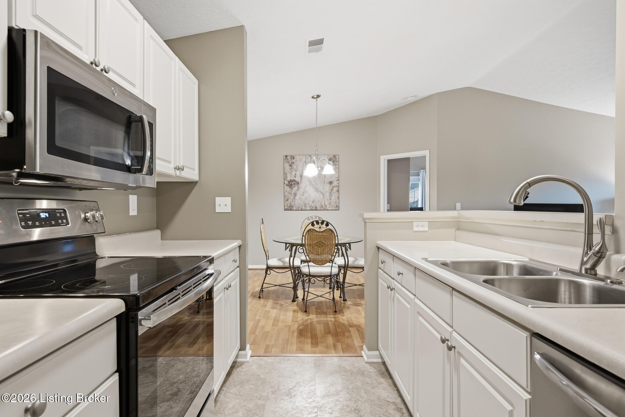 8401 Ambrosse Ln 207