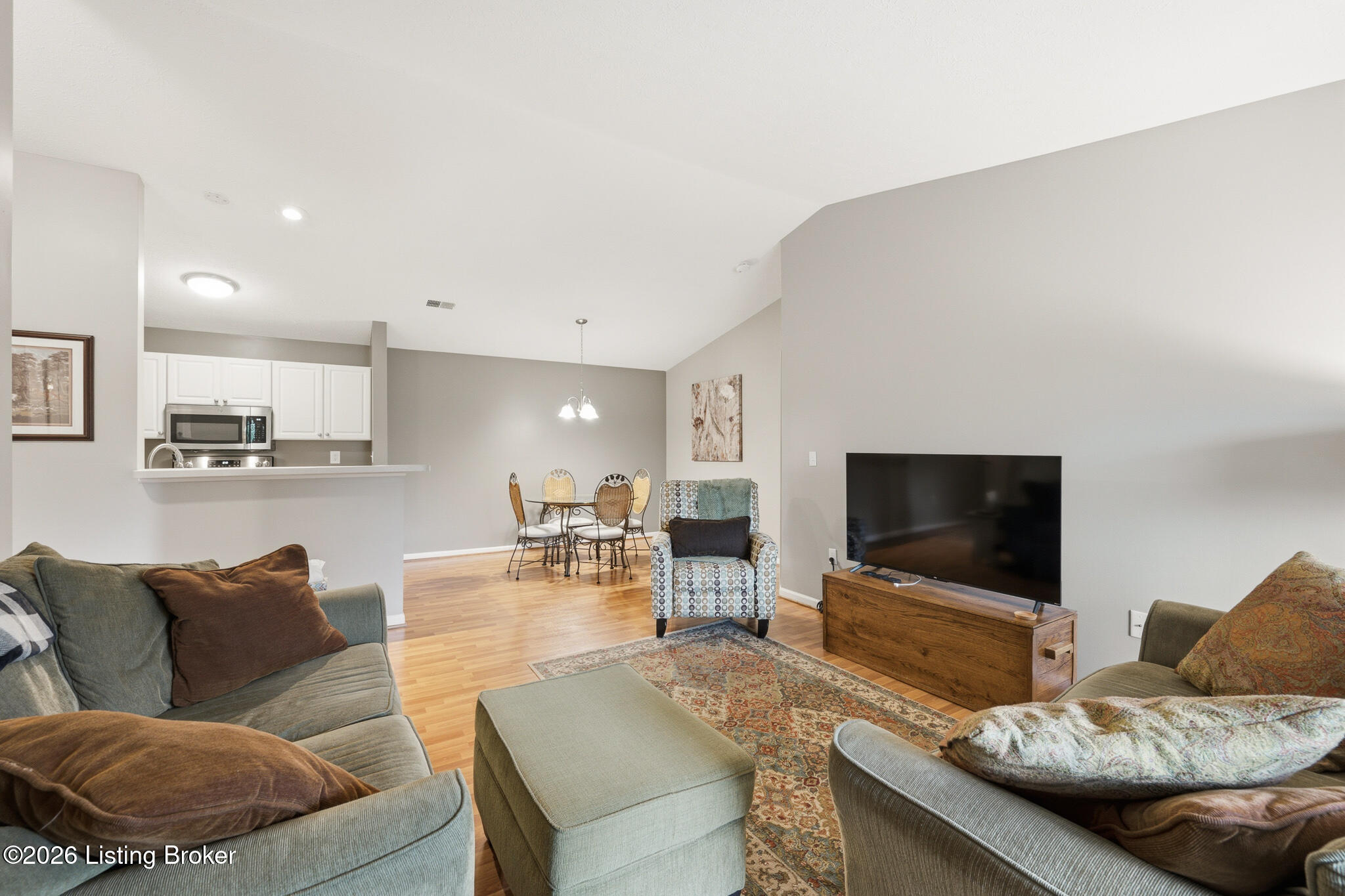 8401 Ambrosse Ln 207