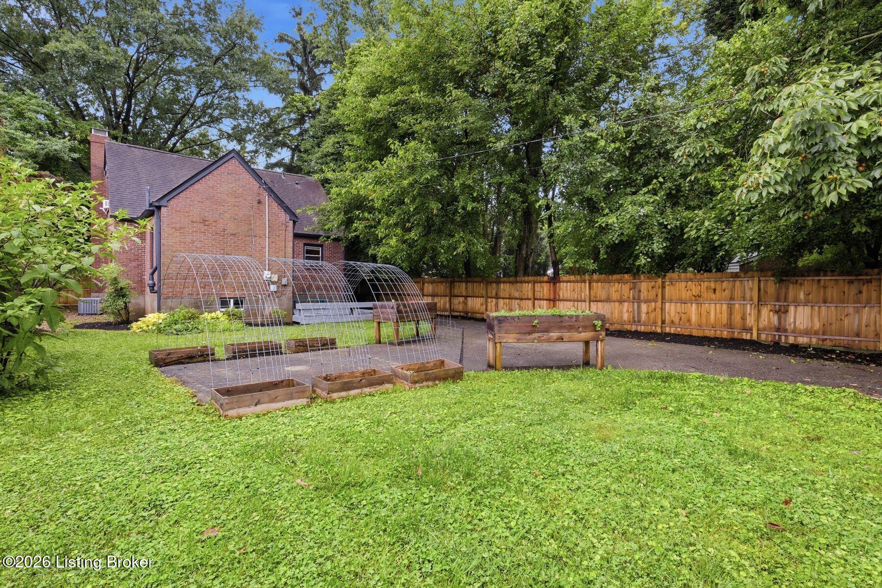 3343 Dayton Ave
