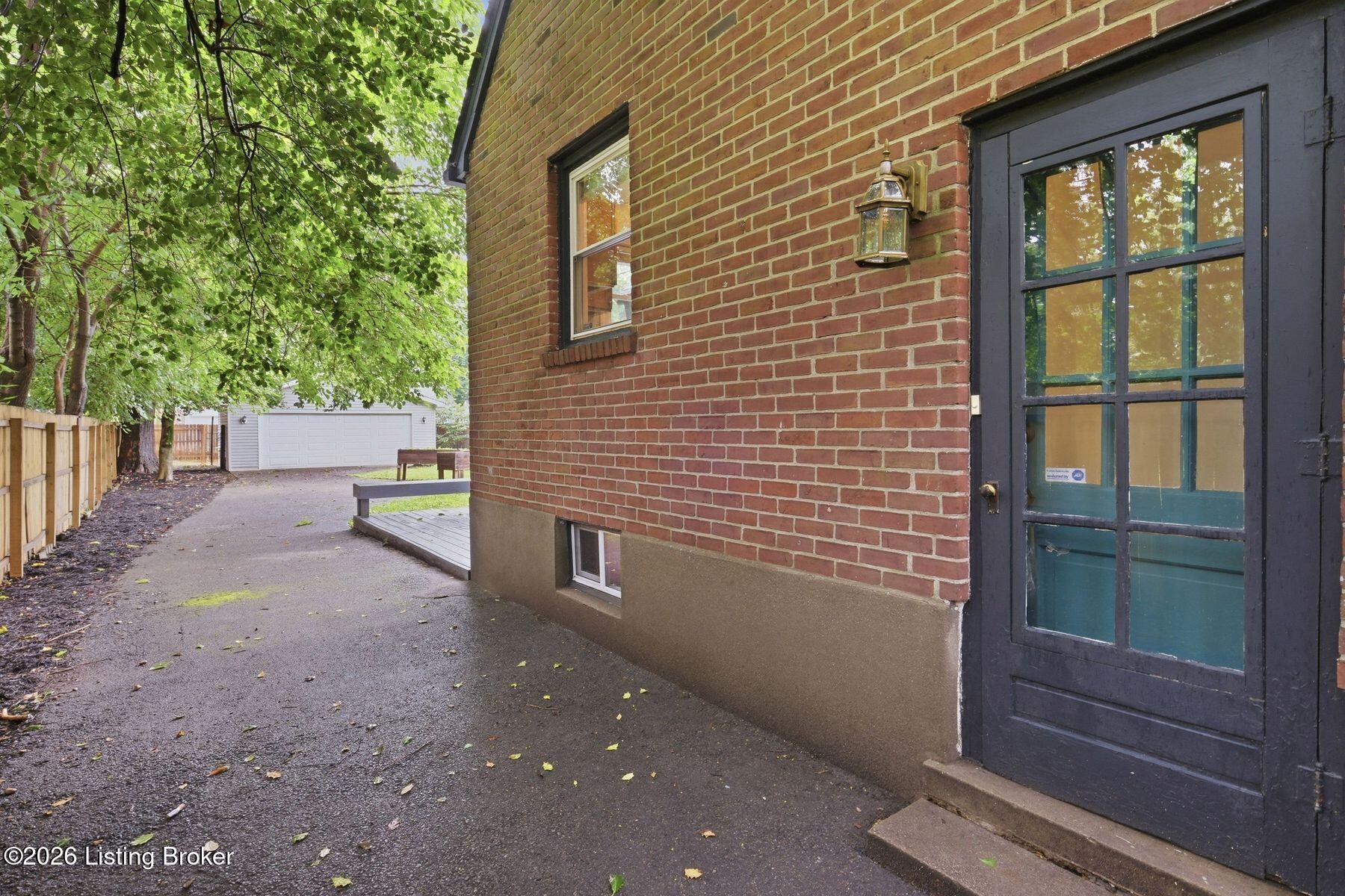 3343 Dayton Ave