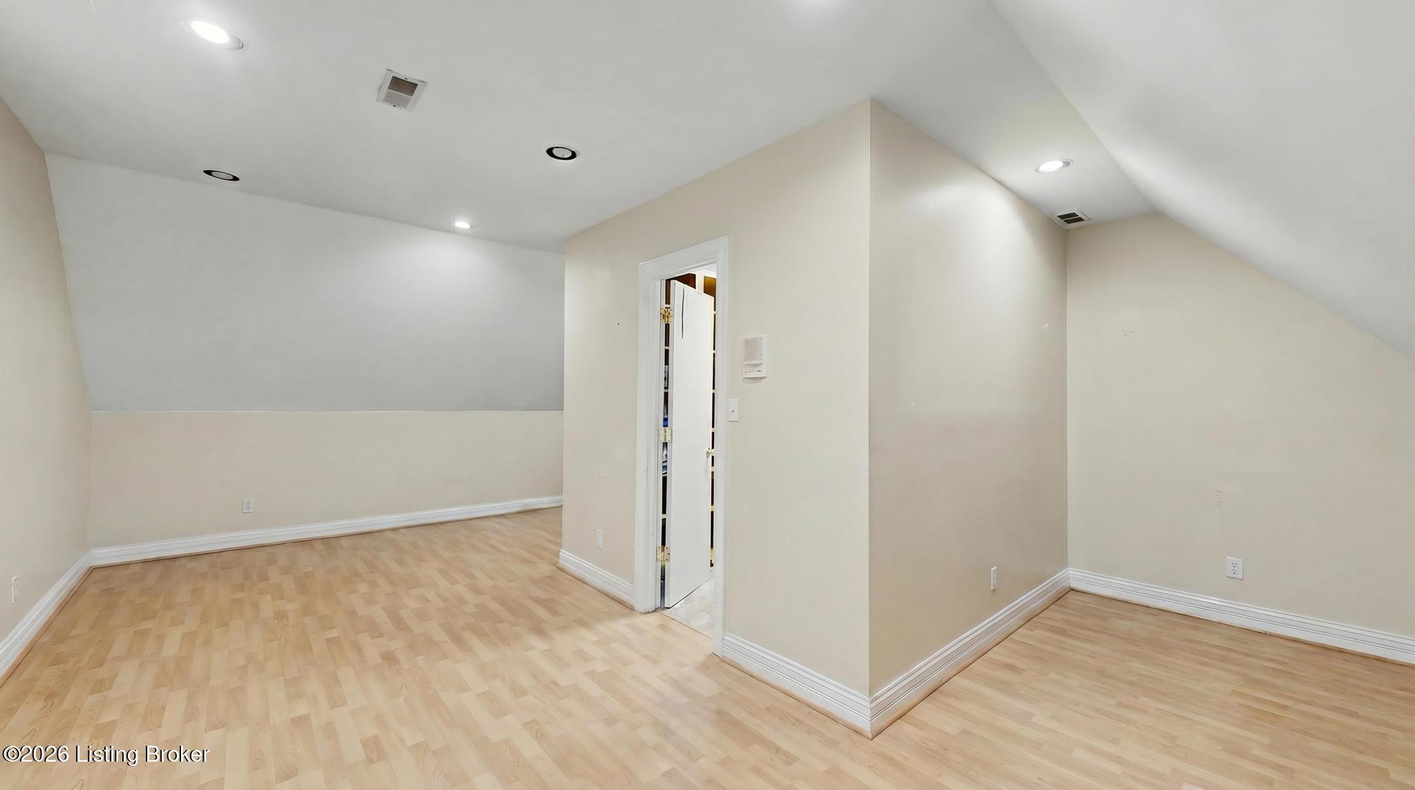 6209 Walnut Ridge Trail