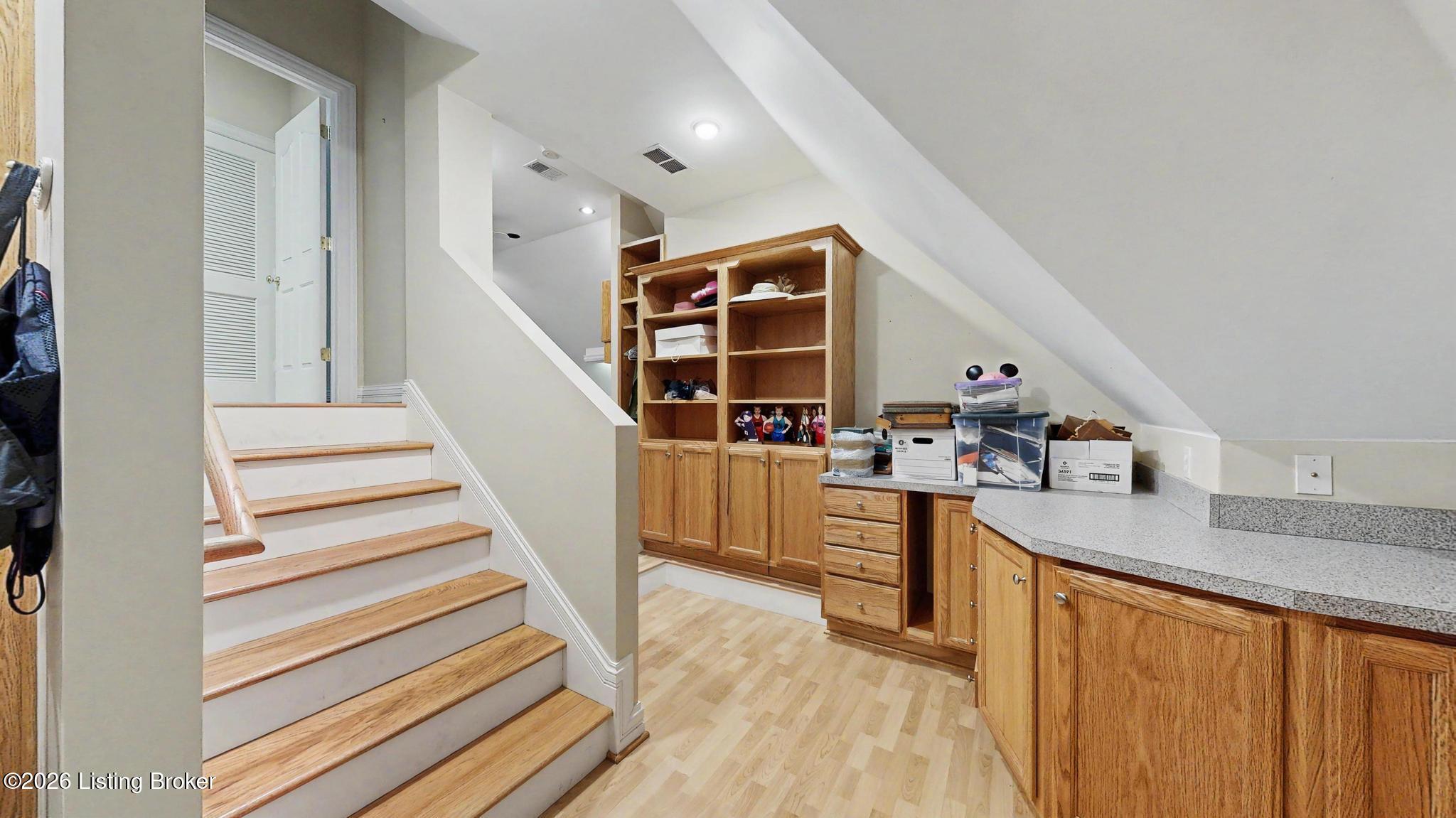 6209 Walnut Ridge Trail