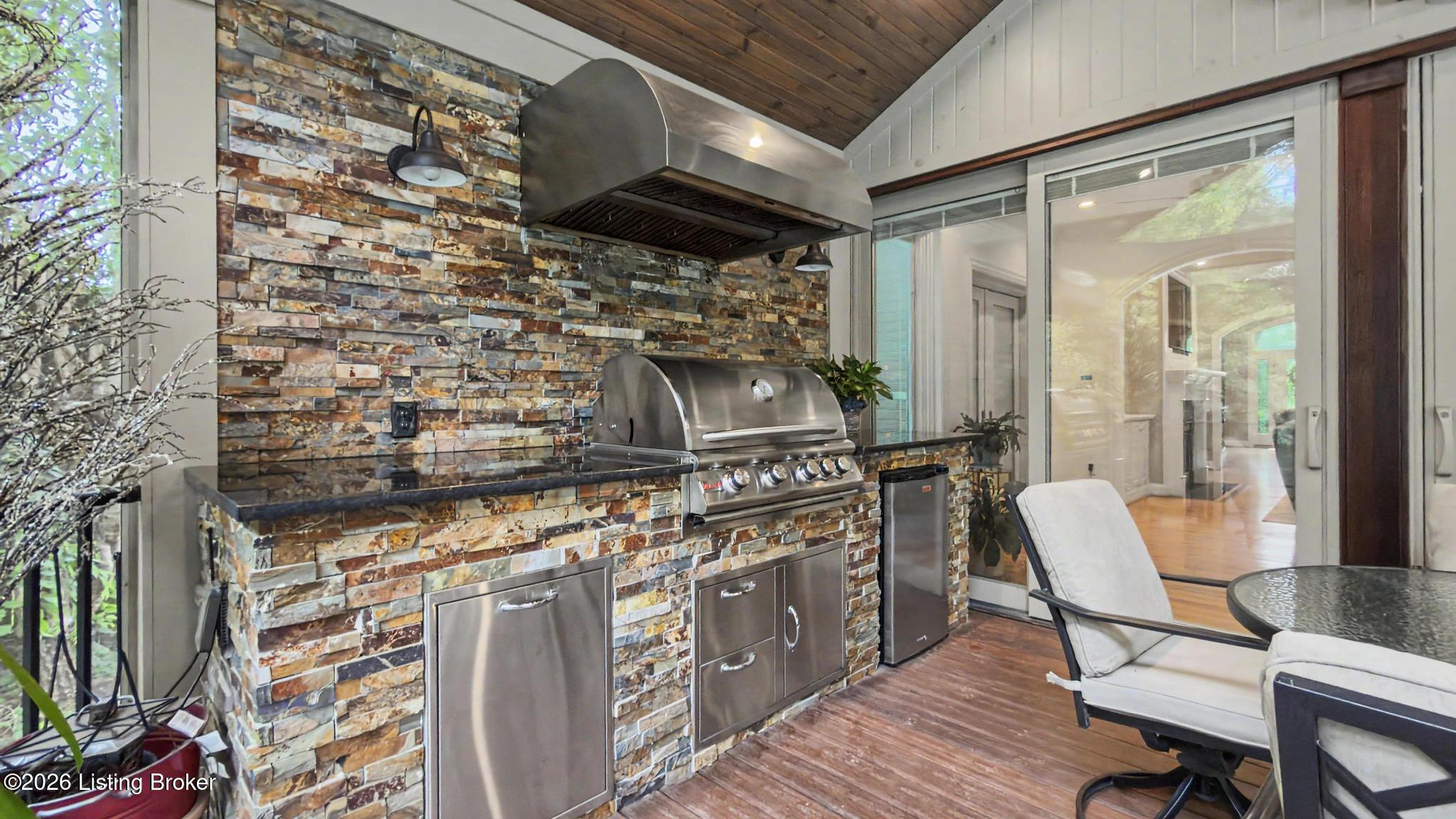 6209 Walnut Ridge Trail