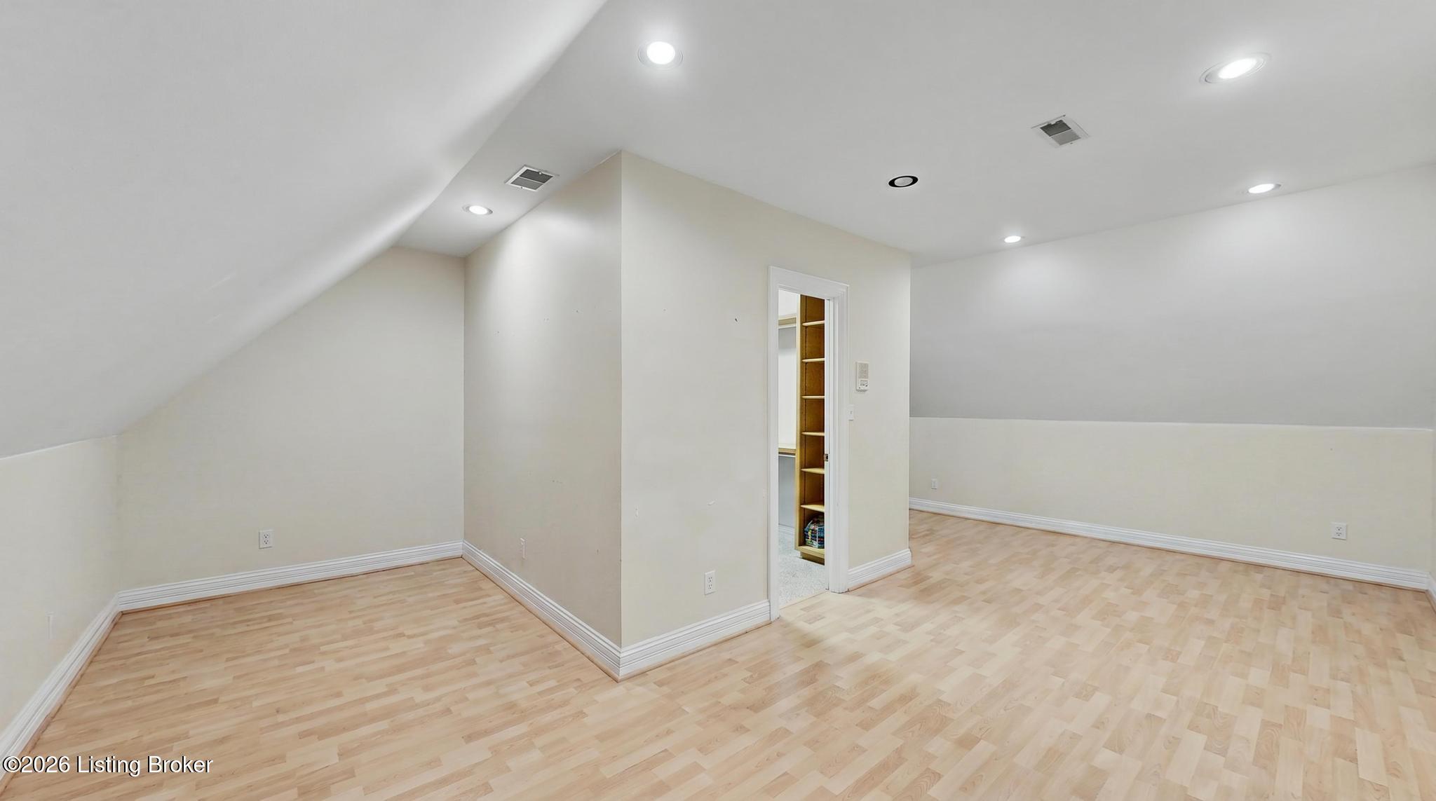 6209 Walnut Ridge Trail