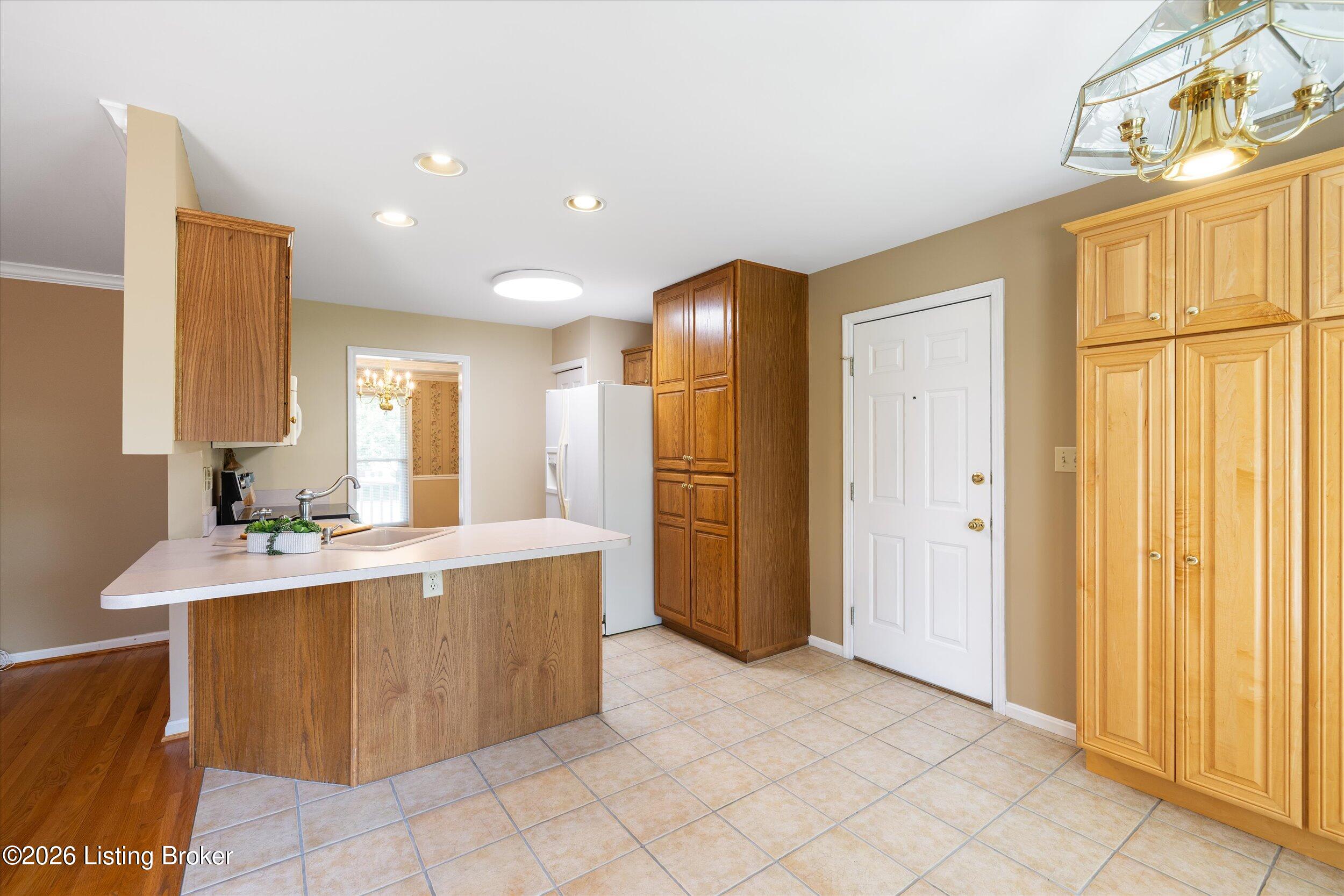 8702 Valeridge Ct