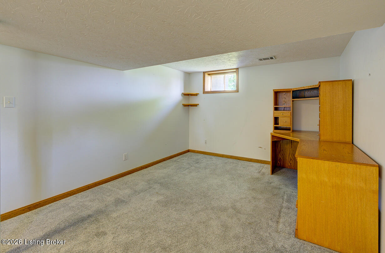 5309 Barnes Dr