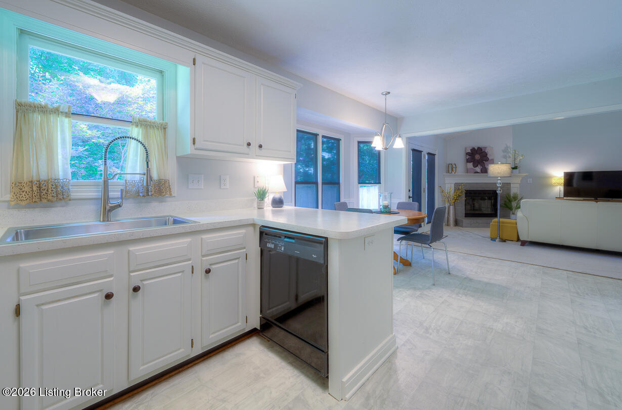 715 Auburn Oaks Dr