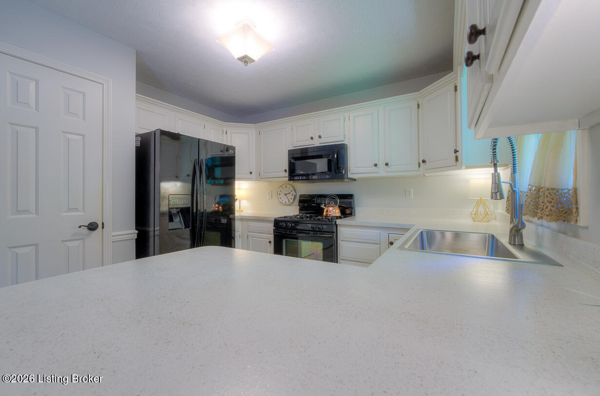 715 Auburn Oaks Dr