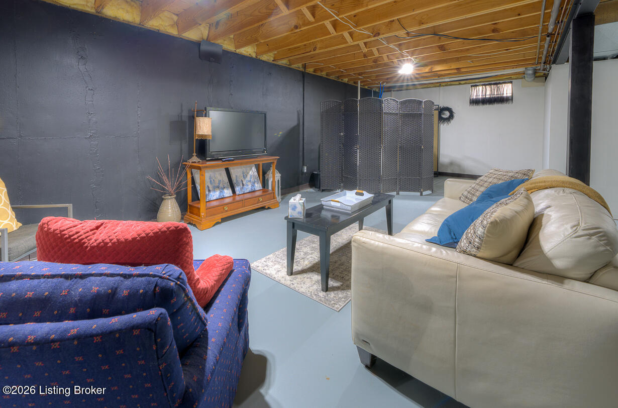 715 Auburn Oaks Dr