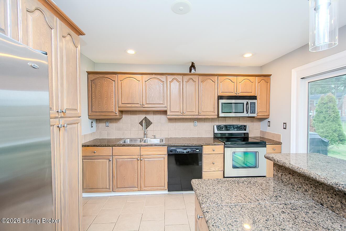 2512 Merriwood Dr