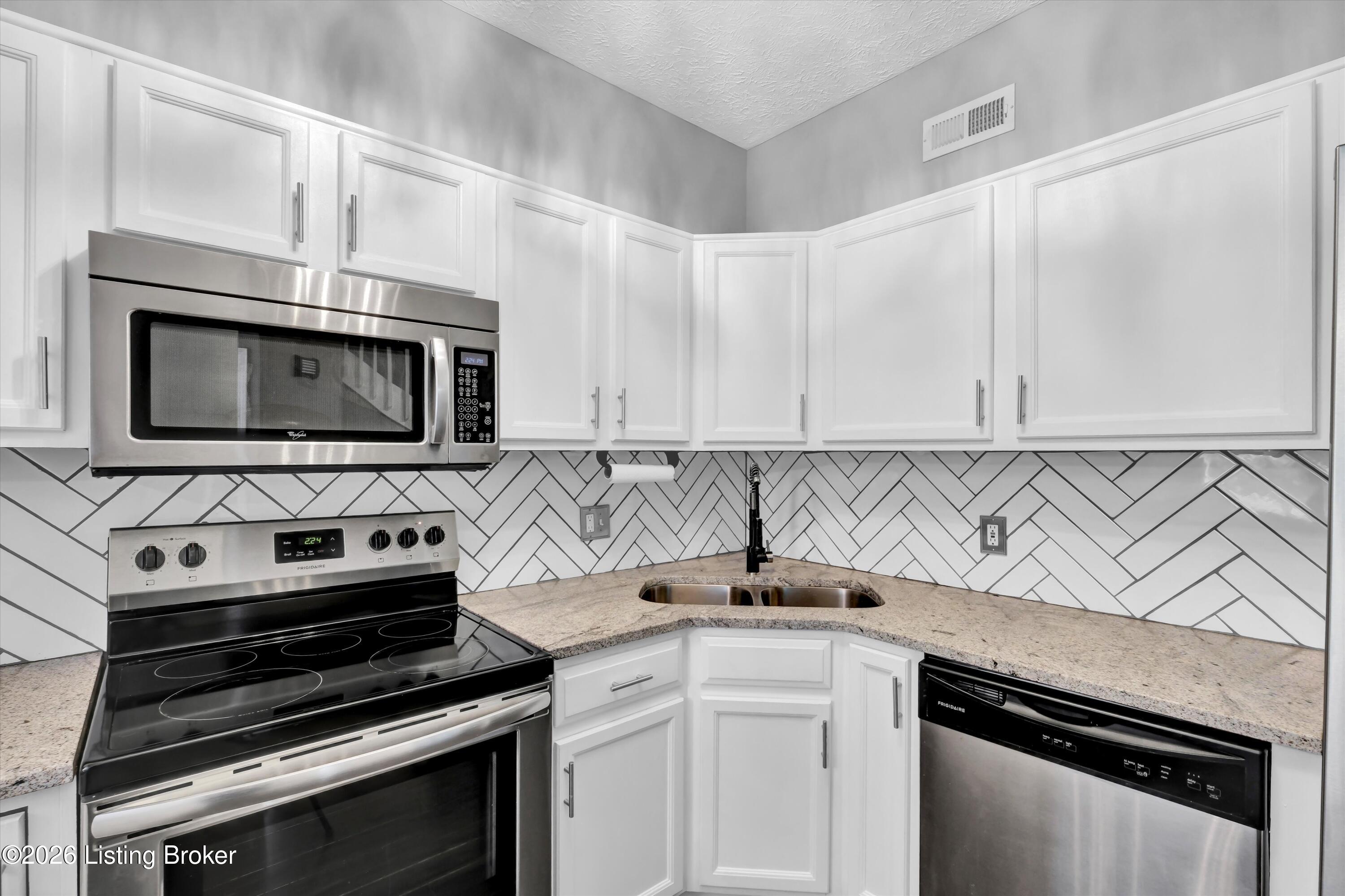 13545 Pinnacle Gardens Cir